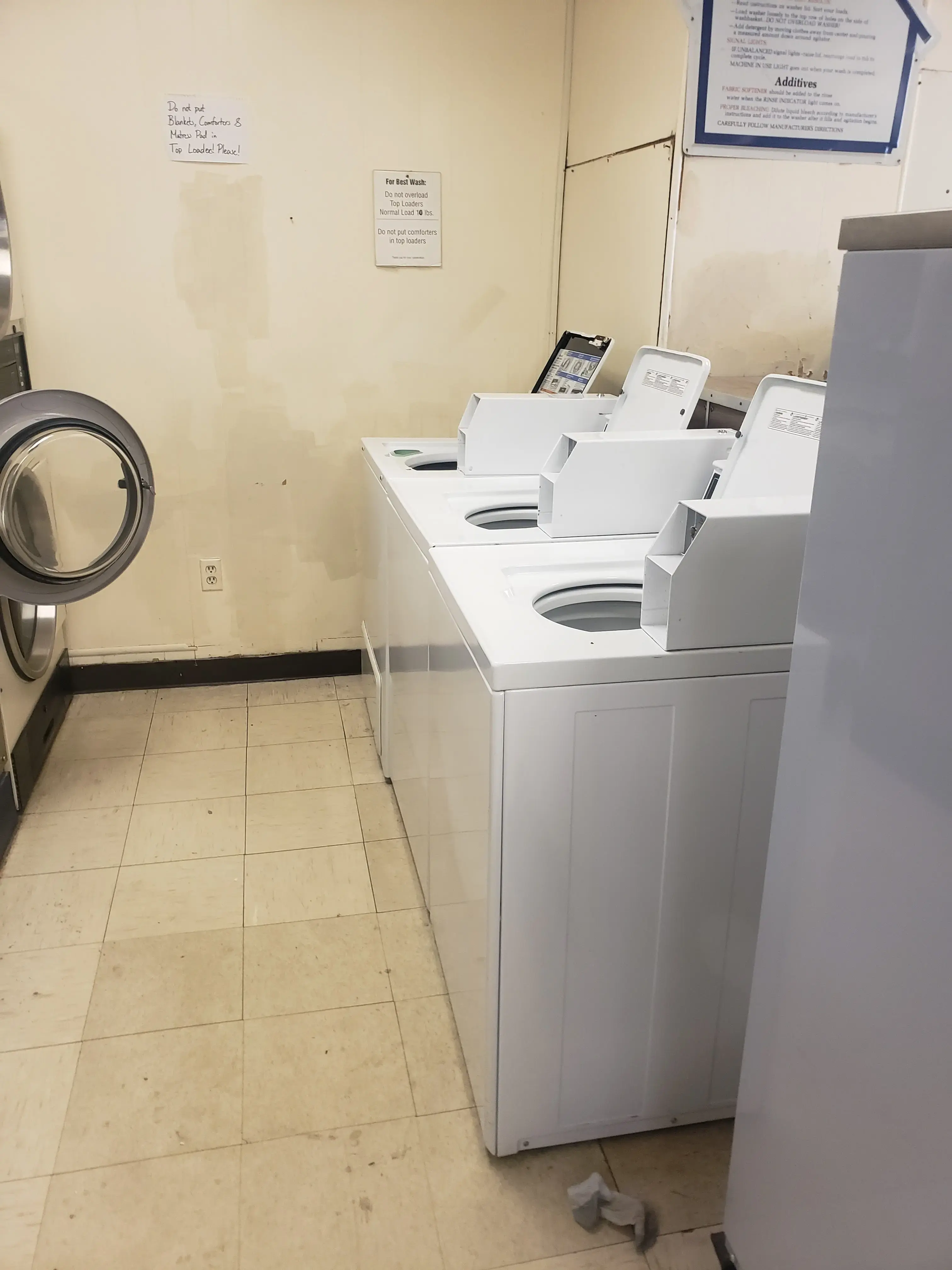 Baymeadows laundromat - Image 14
