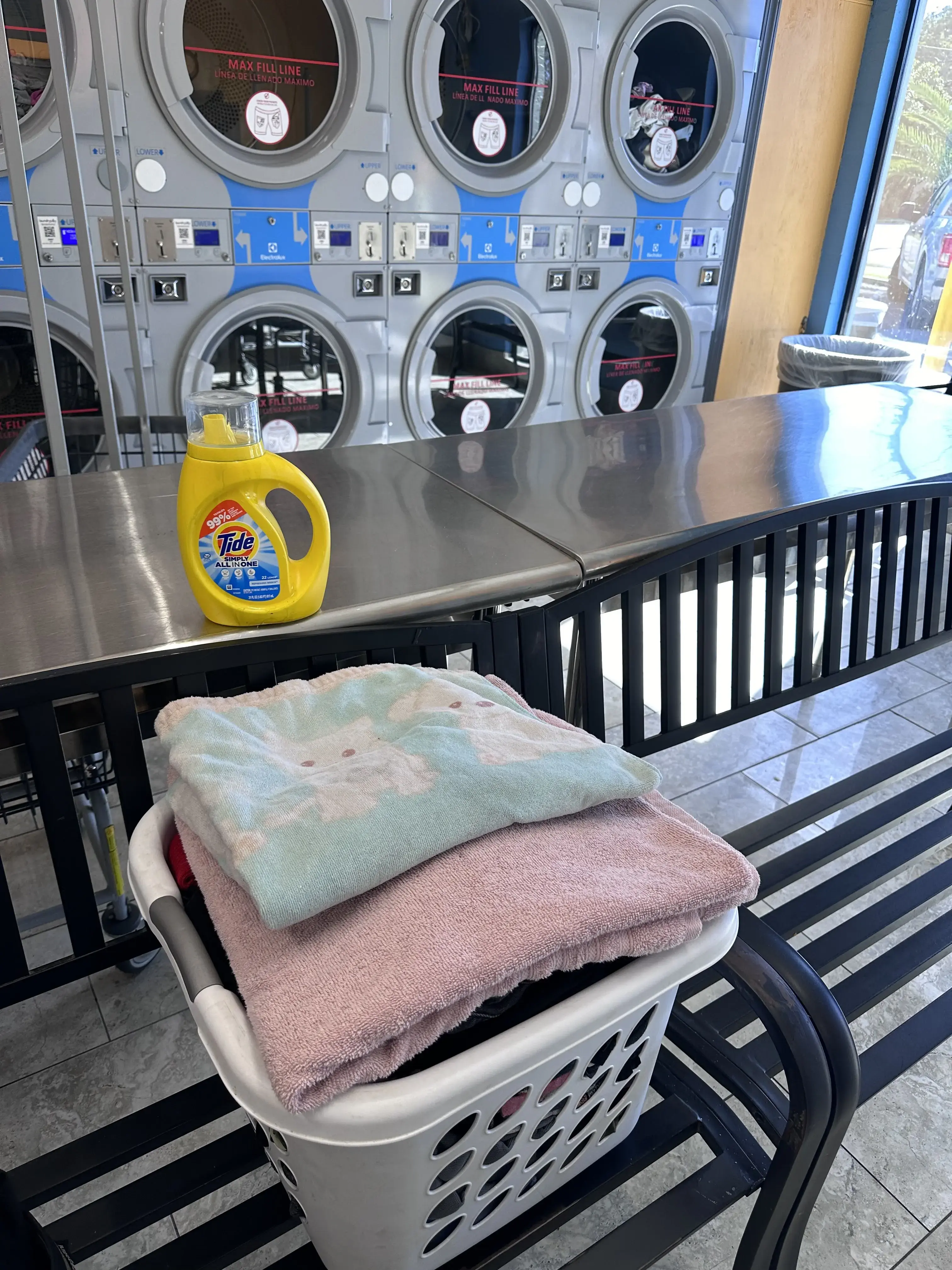 Bayshore Gardens Laundromat thumbnail 18