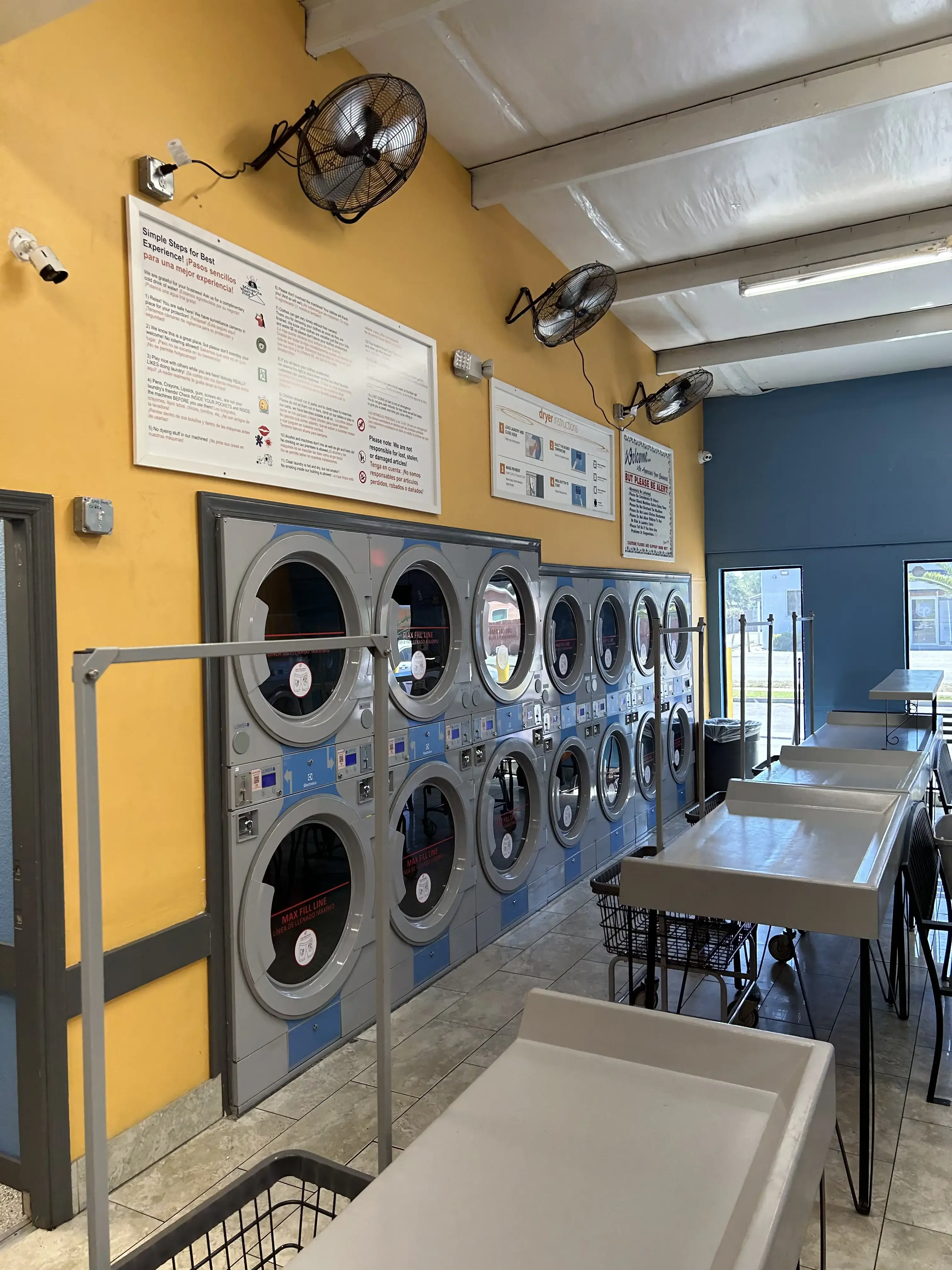 Bayshore Gardens Laundromat thumbnail 8