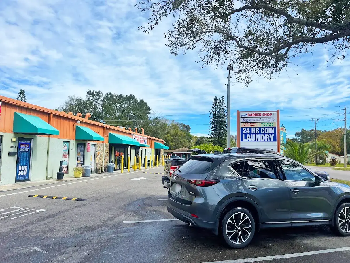 Bayshore Gardens Laundromat thumbnail 5