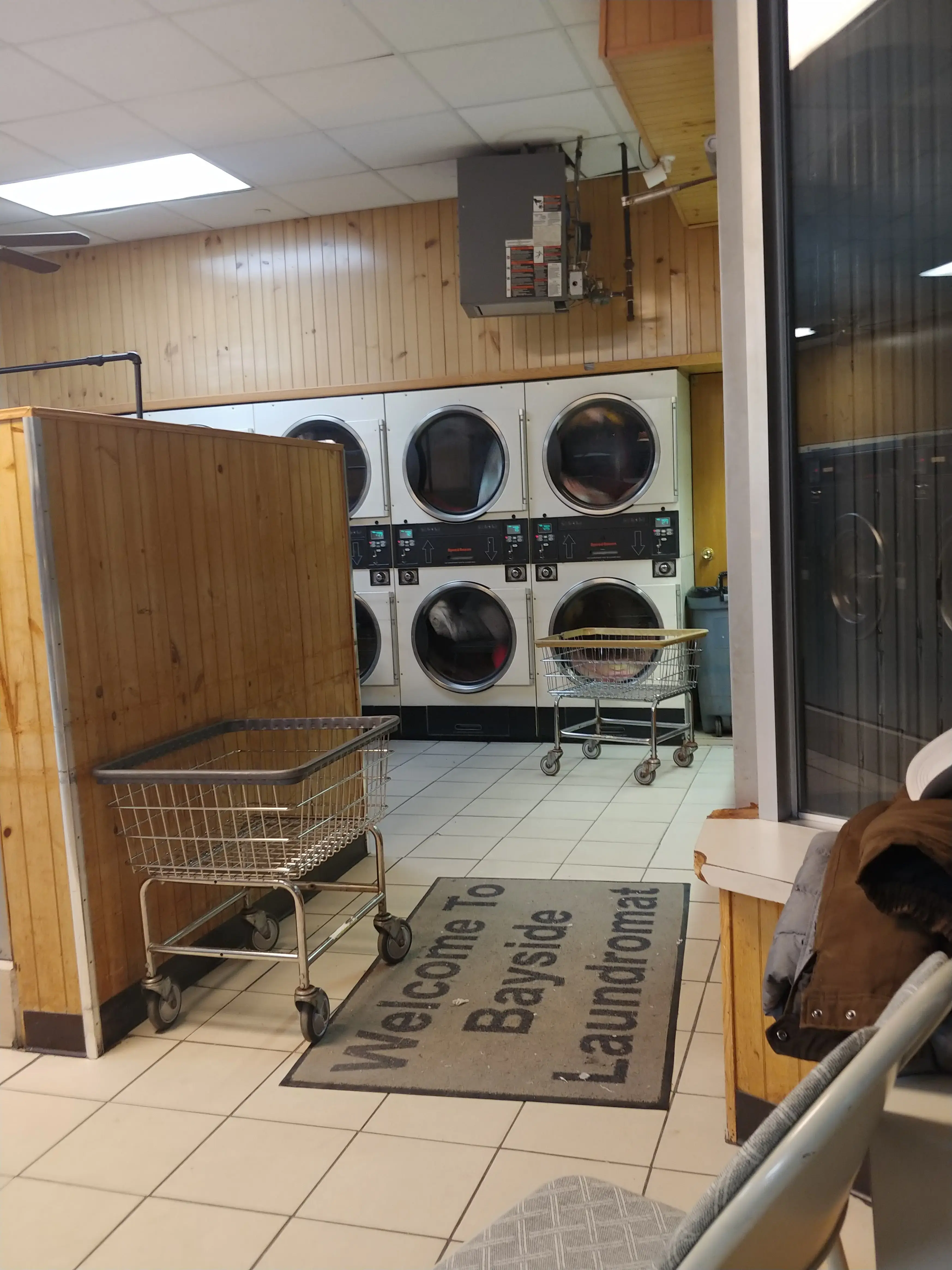 Bayside Excellent Laundromat thumbnail 1