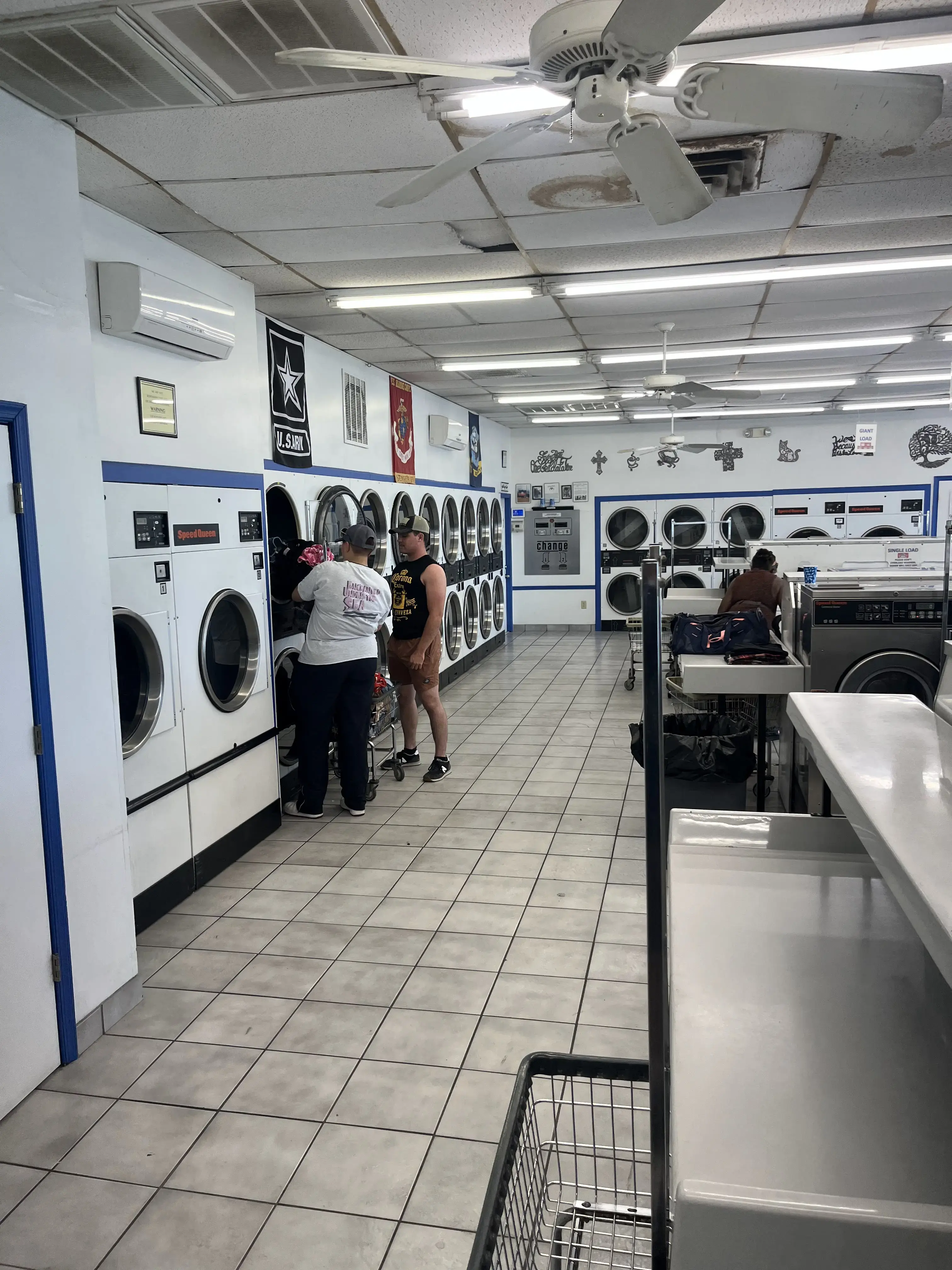Bayside Laundry & Grill thumbnail 3