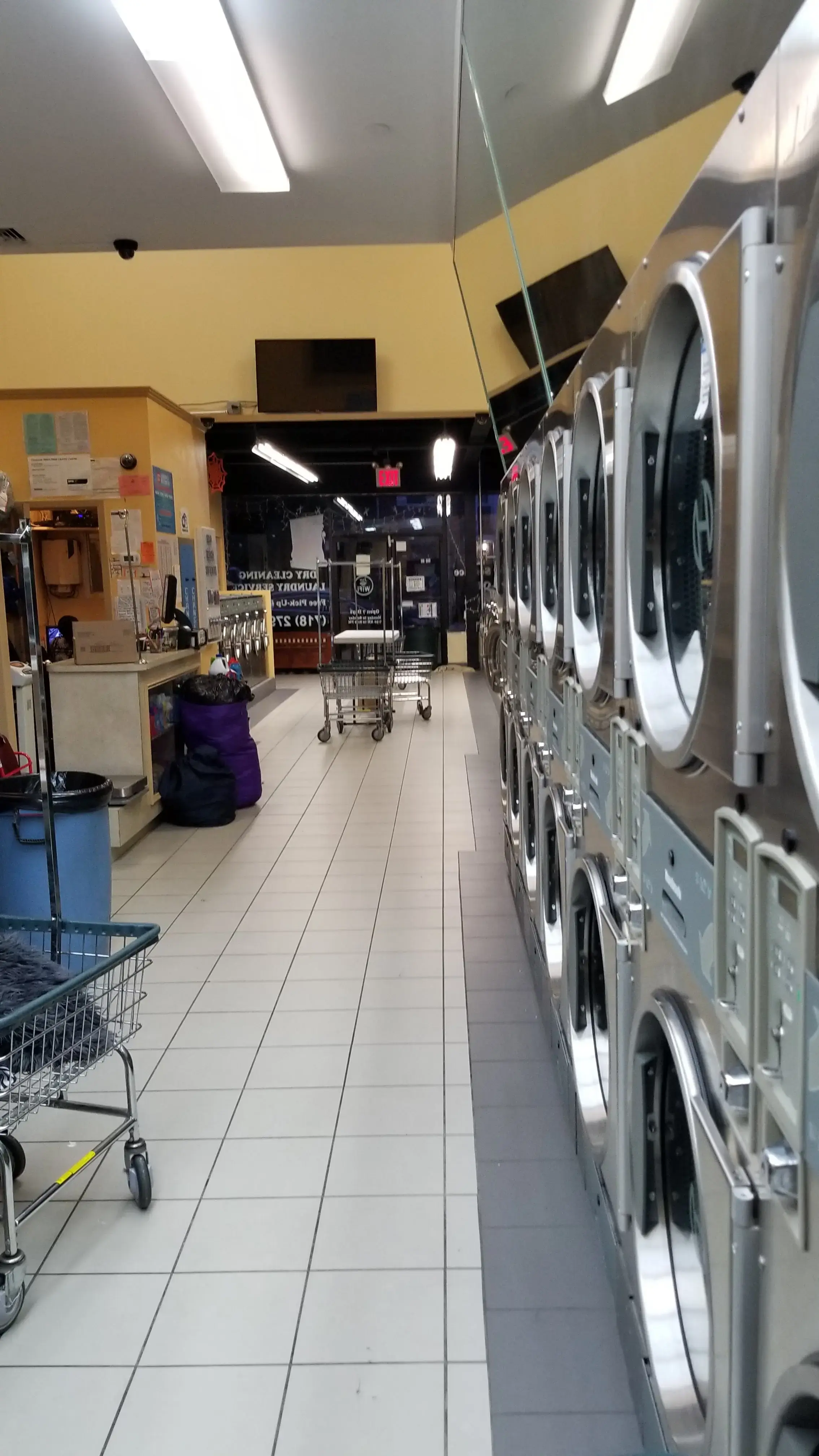 Bayside Station Laundromat thumbnail 6