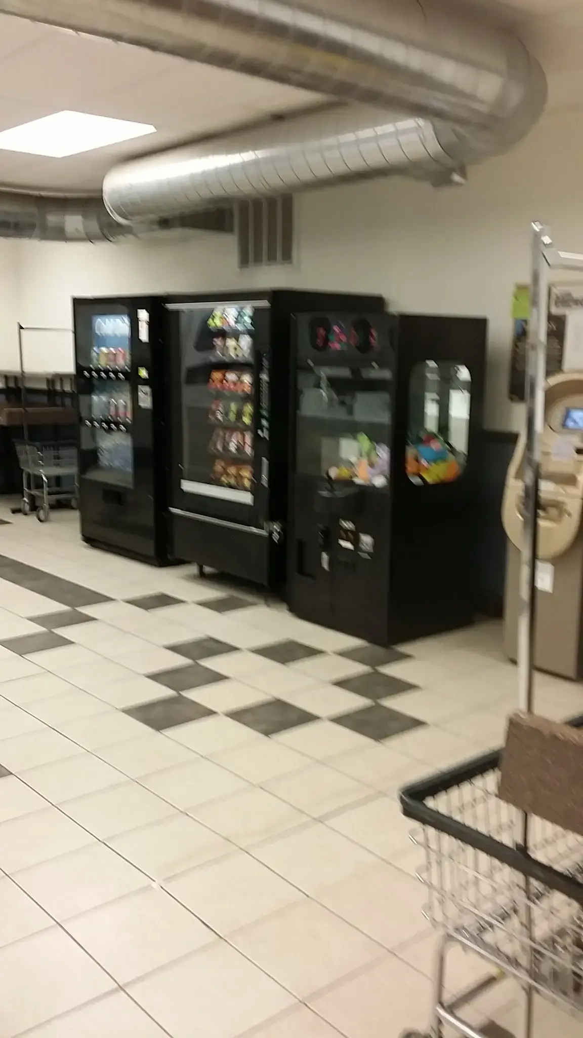 Bayview Laundromat MKE - Image 5