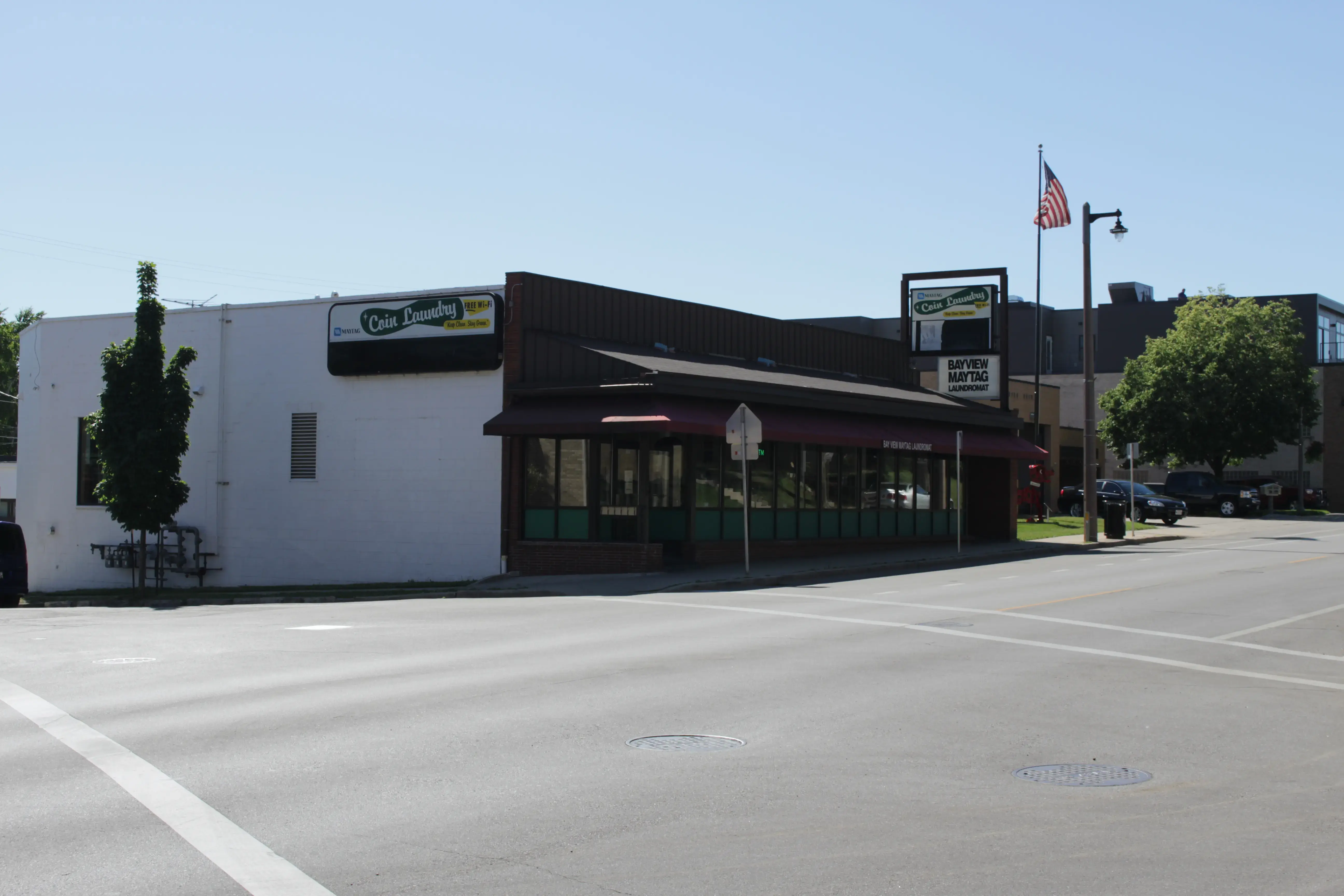 Bayview Laundromat MKE - Image 11