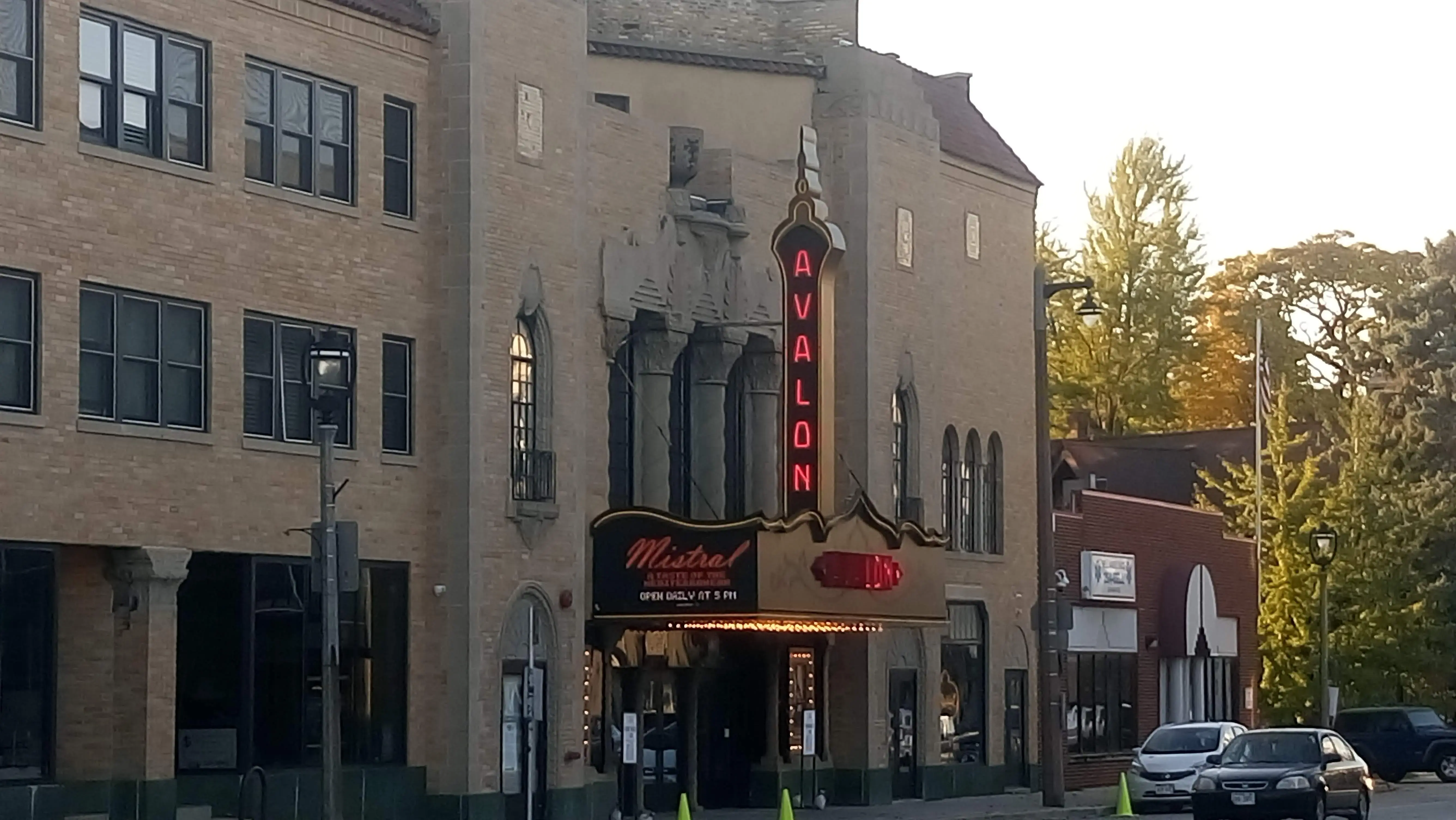 Bayview Laundromat MKE - Image 9