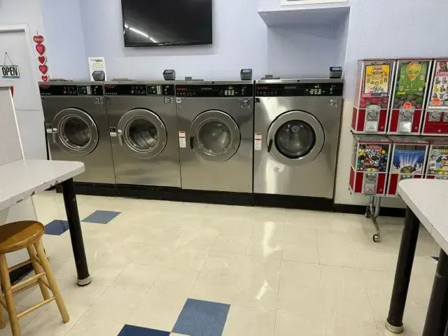 BB's Laundromat 2 - Image 14