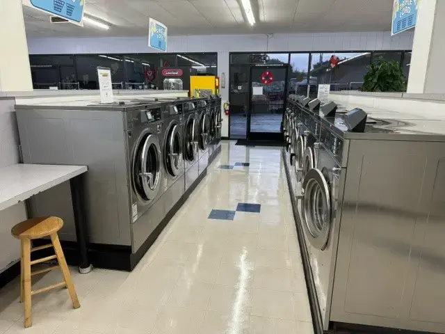 BB's Laundromat 2 thumbnail 16