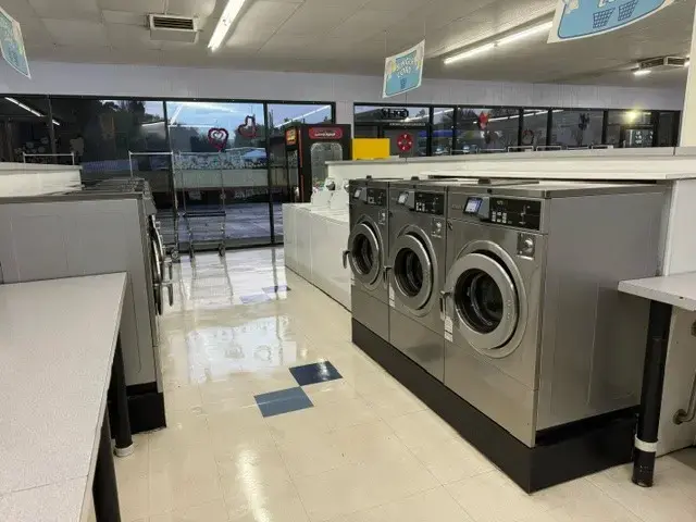 BB's Laundromat 2 - Image 18