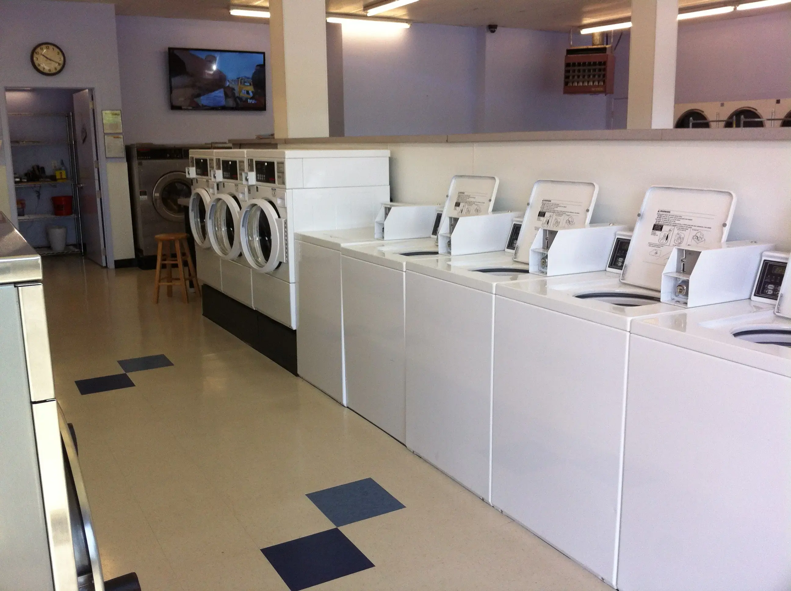 BB's Laundromat 2 thumbnail 9