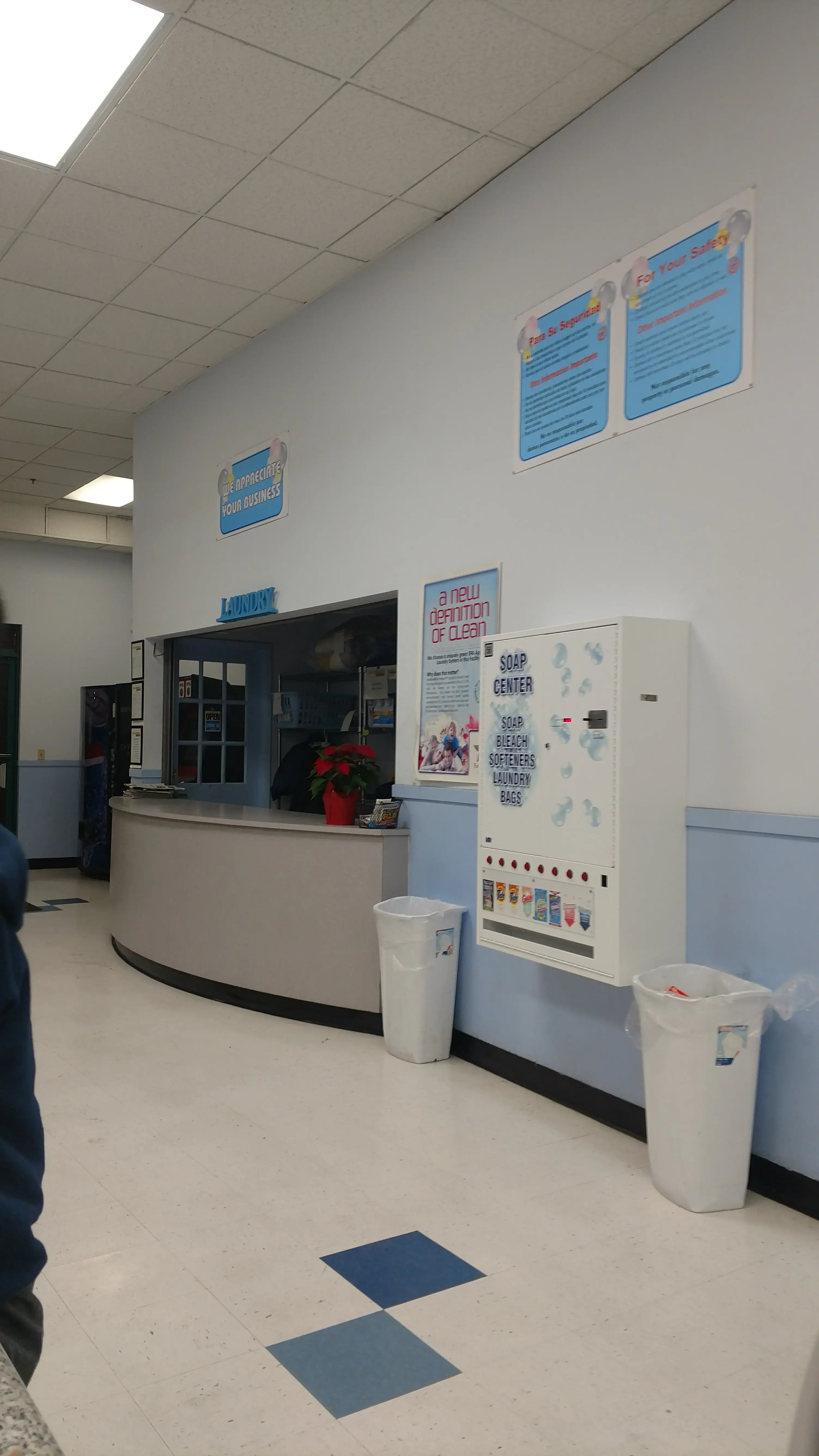 BB's Laundromat & Dry Cleaners thumbnail 3