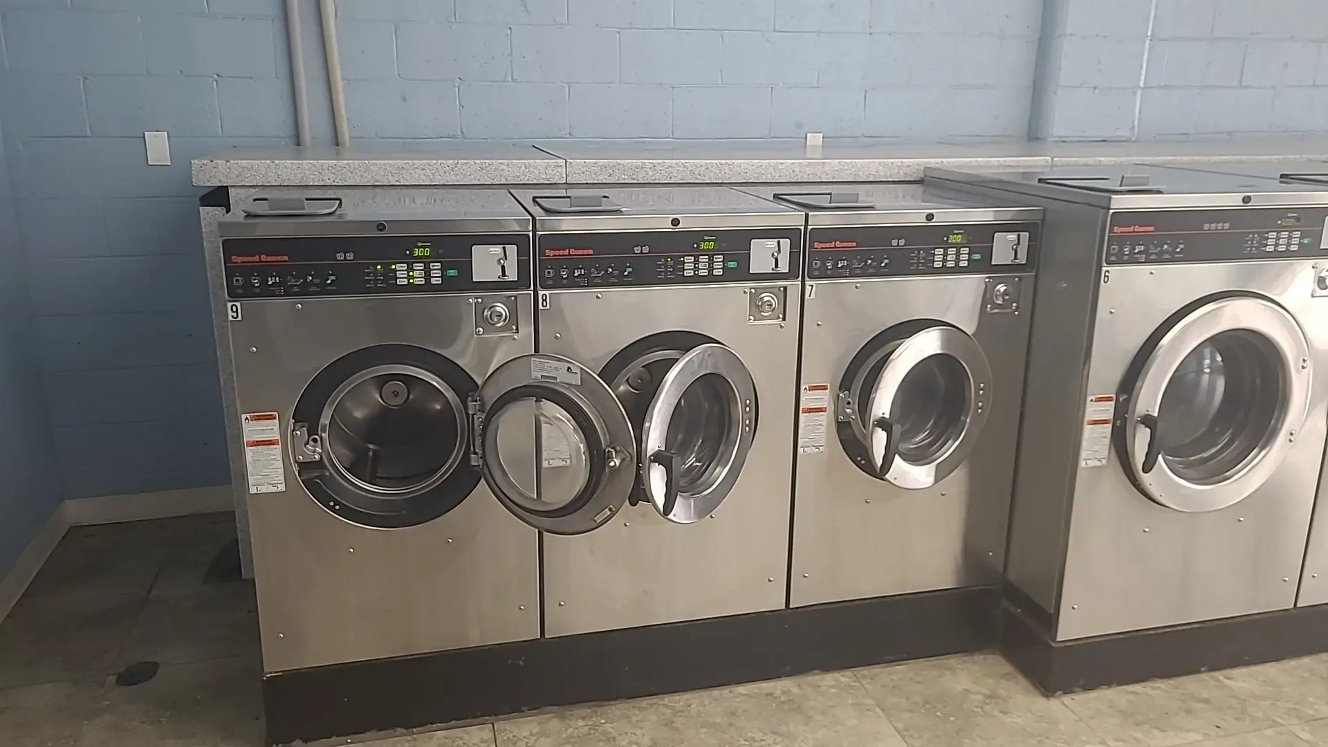 B&B's Laundromat thumbnail 2