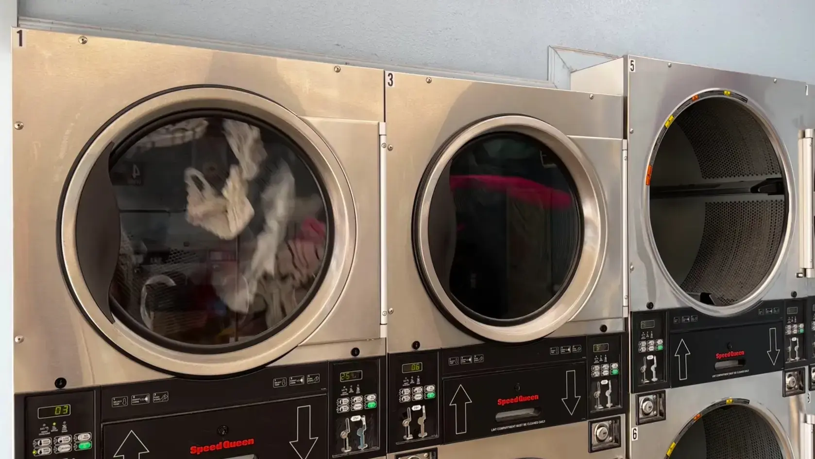 B&B's Laundromat thumbnail 15