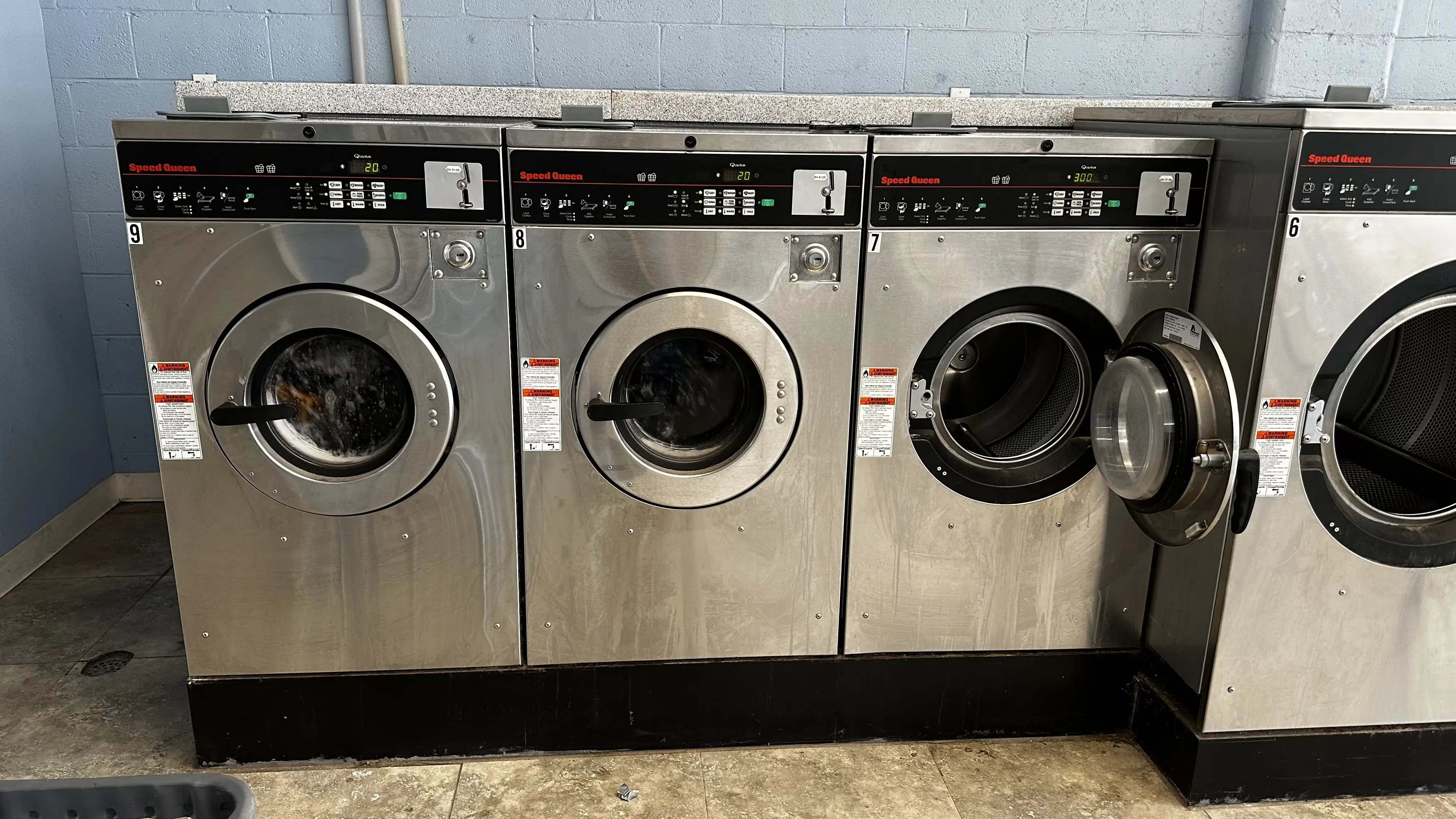 B&B's Laundromat thumbnail 5