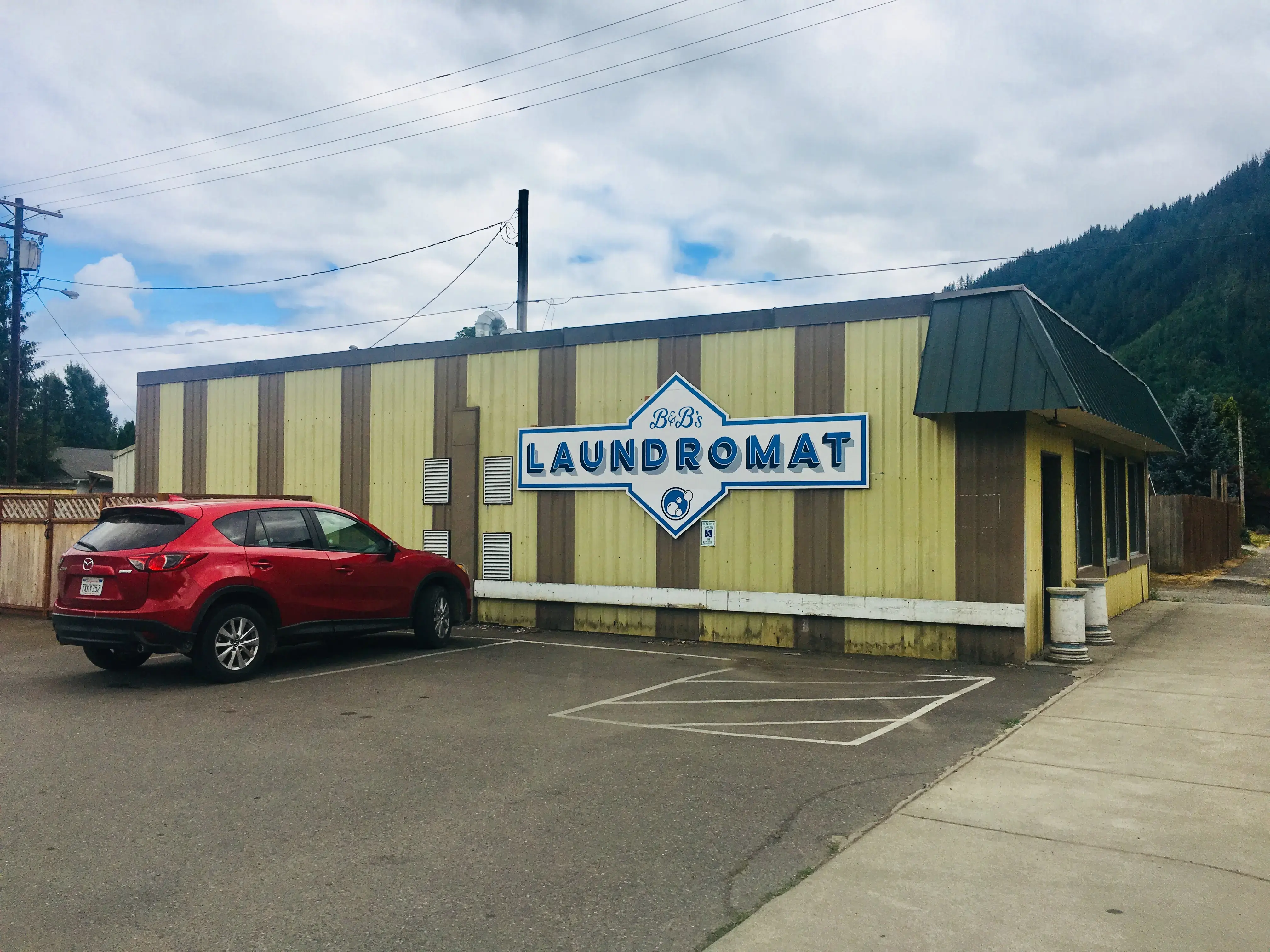 B&B's Laundromat thumbnail 13