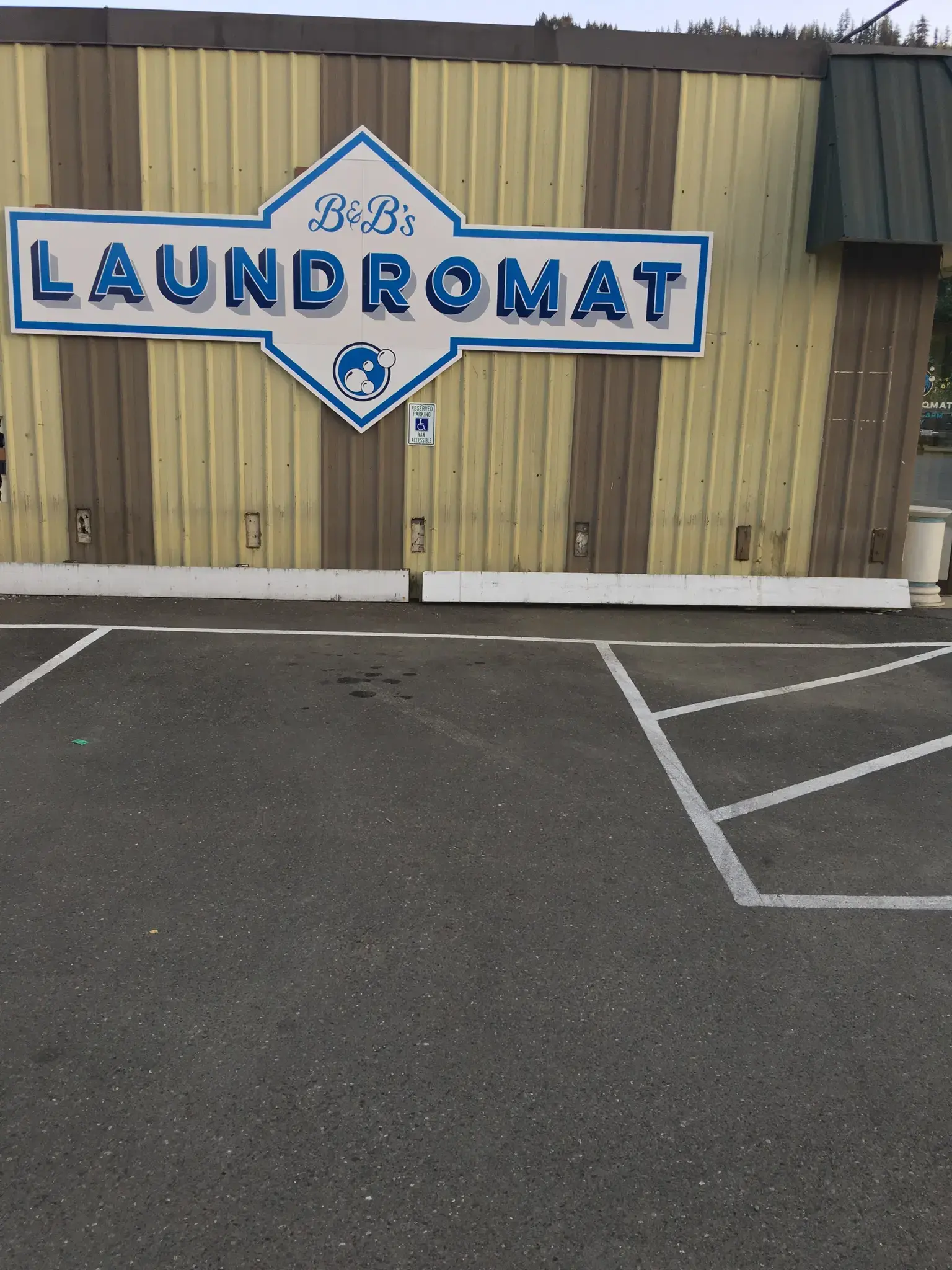 B&B's Laundromat - Image 3