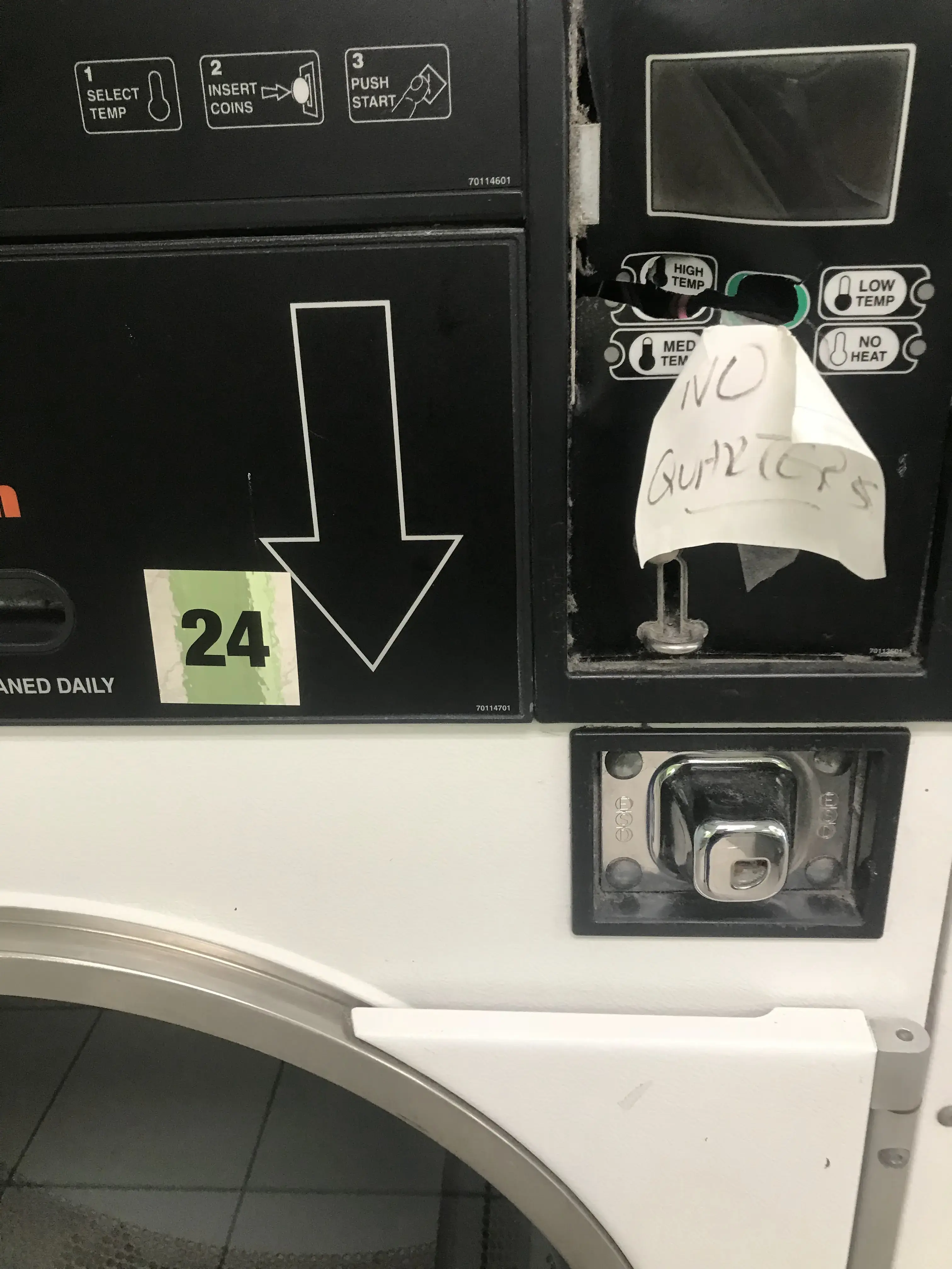 Beach Laundromat - Image 17