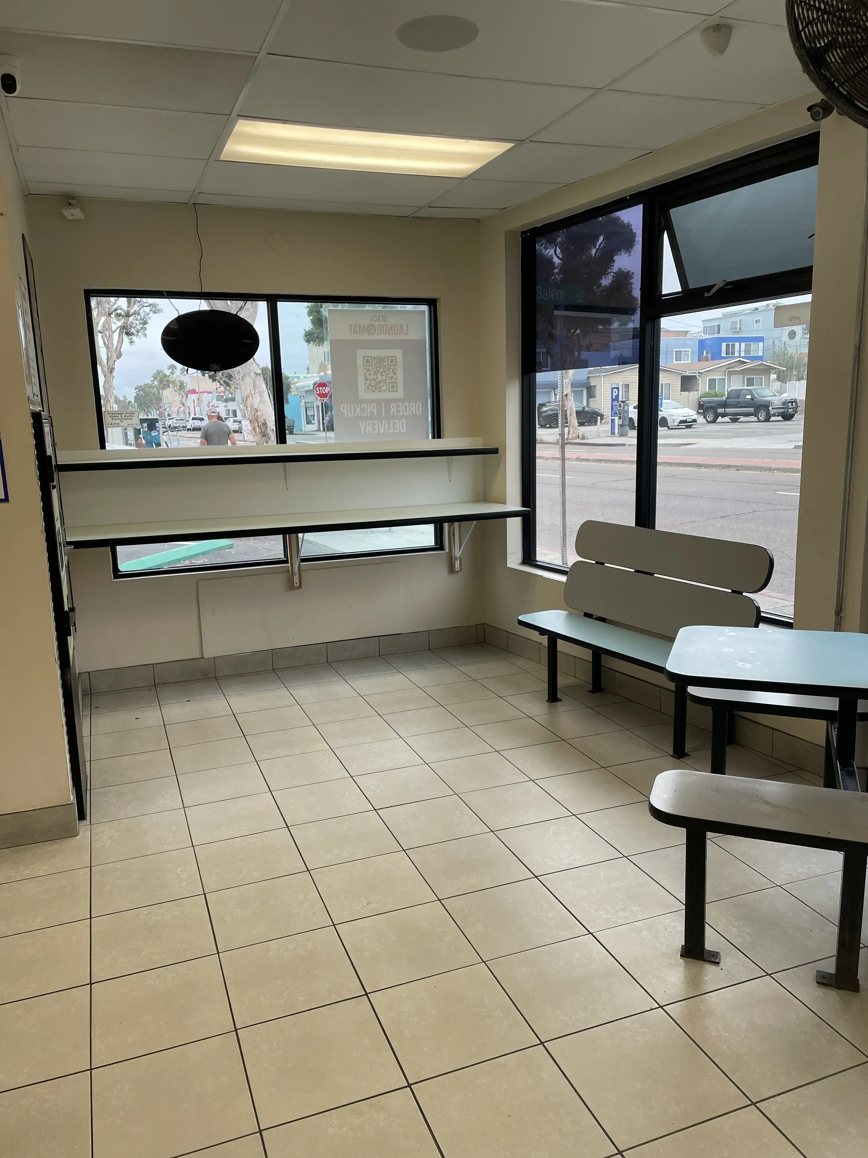 Beach Laundromat thumbnail 14