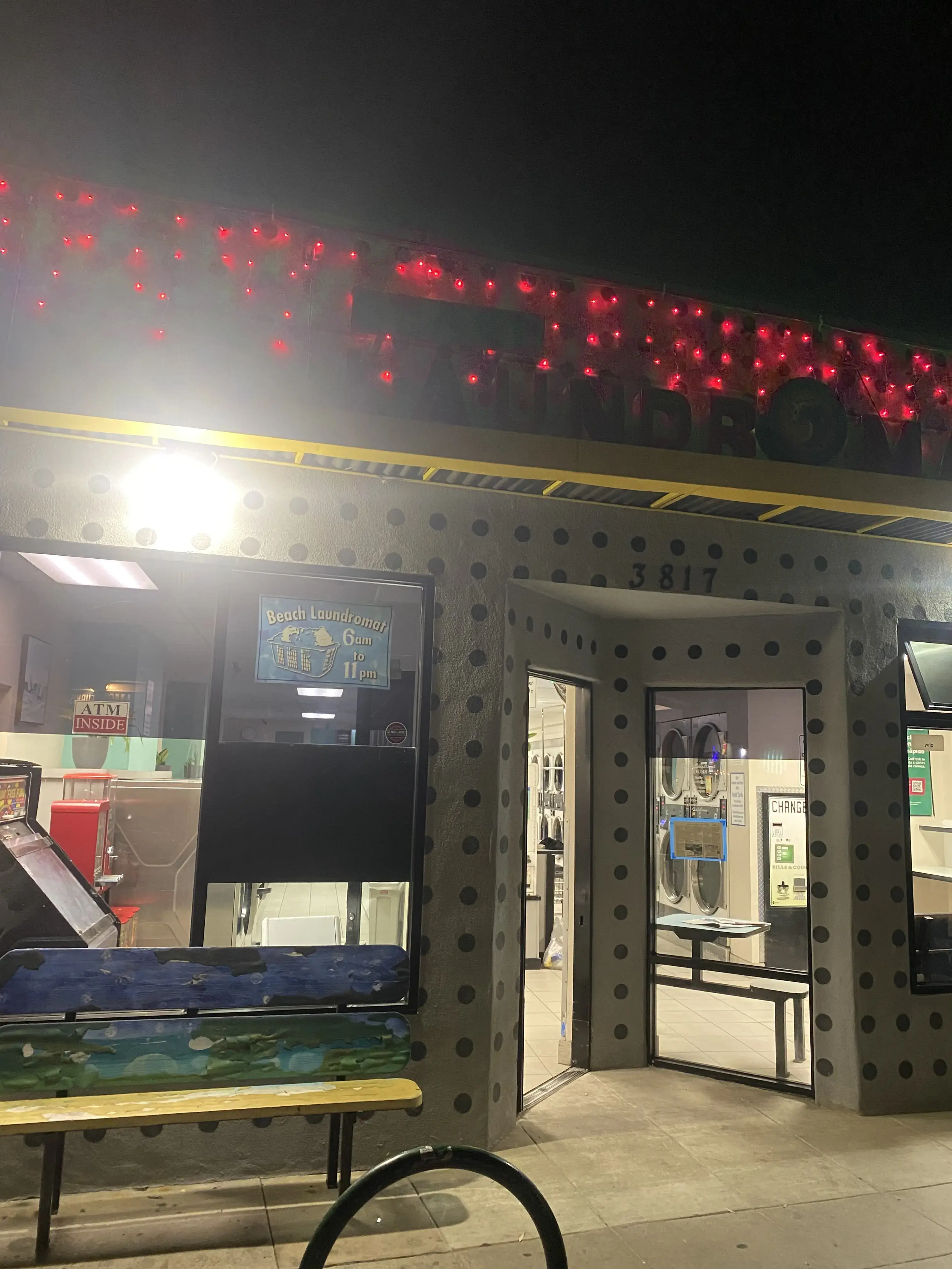 Beach Laundromat thumbnail 19
