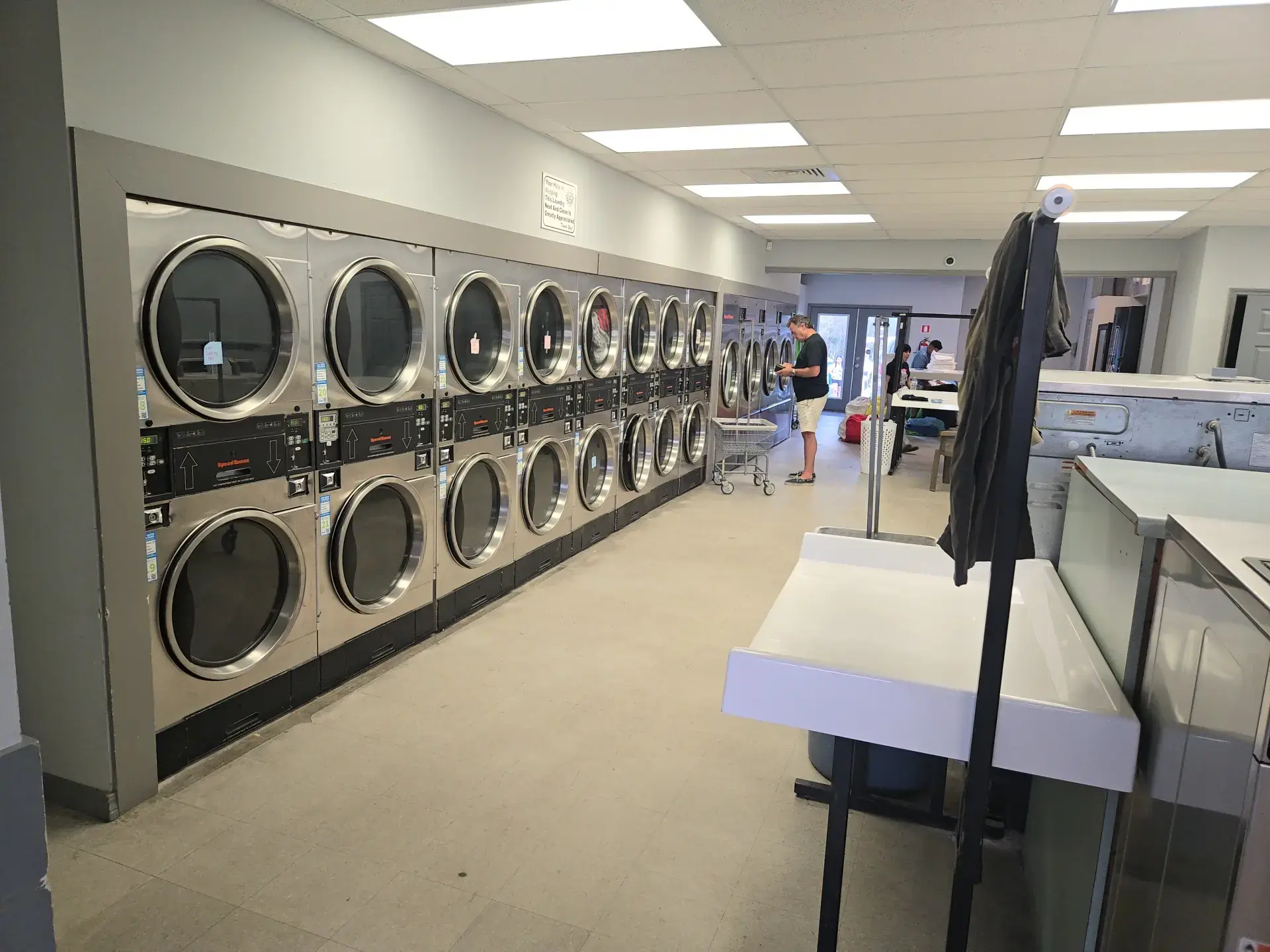 Beach Laundry - Image 3