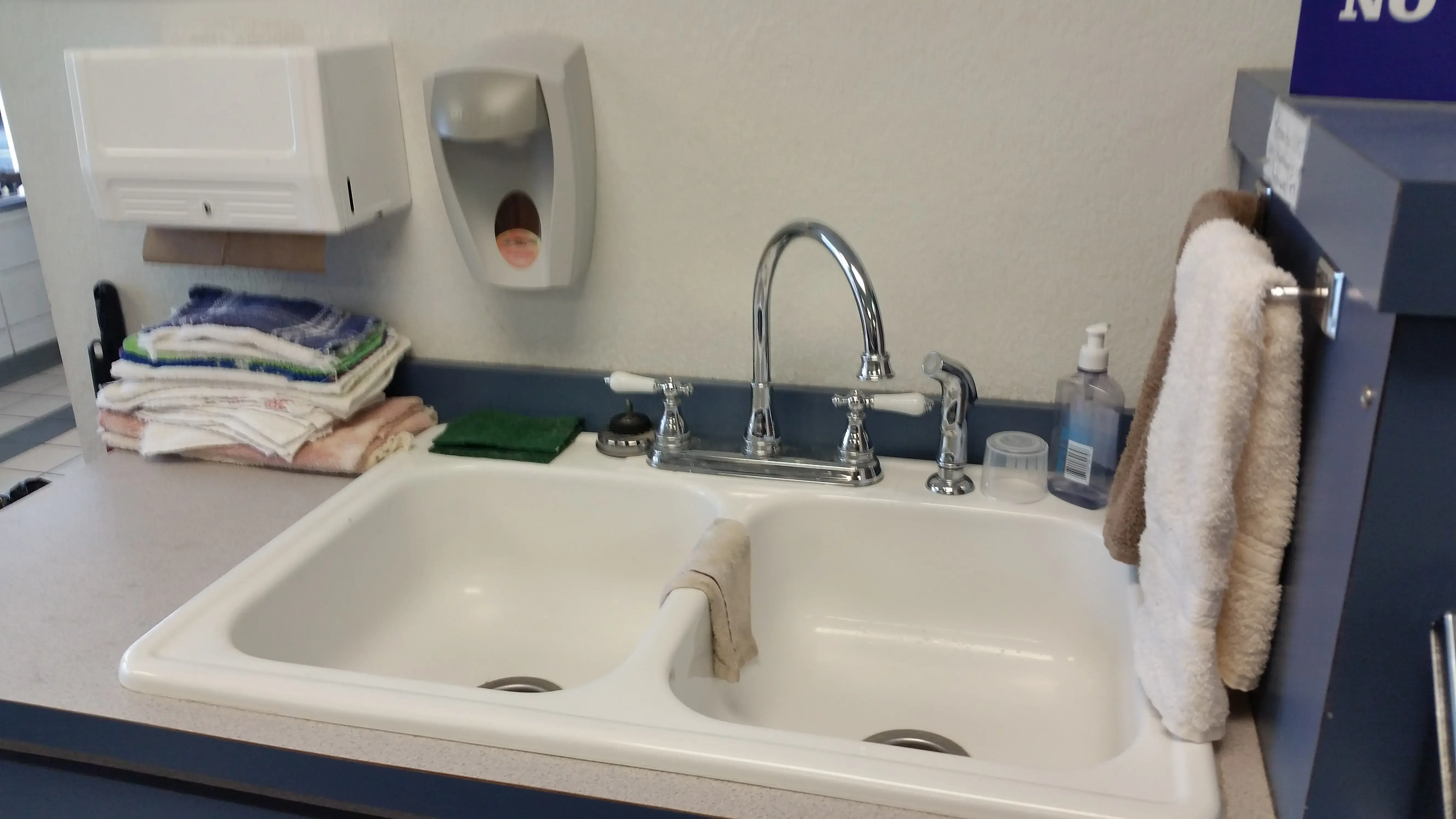 Beach Laundry thumbnail 9