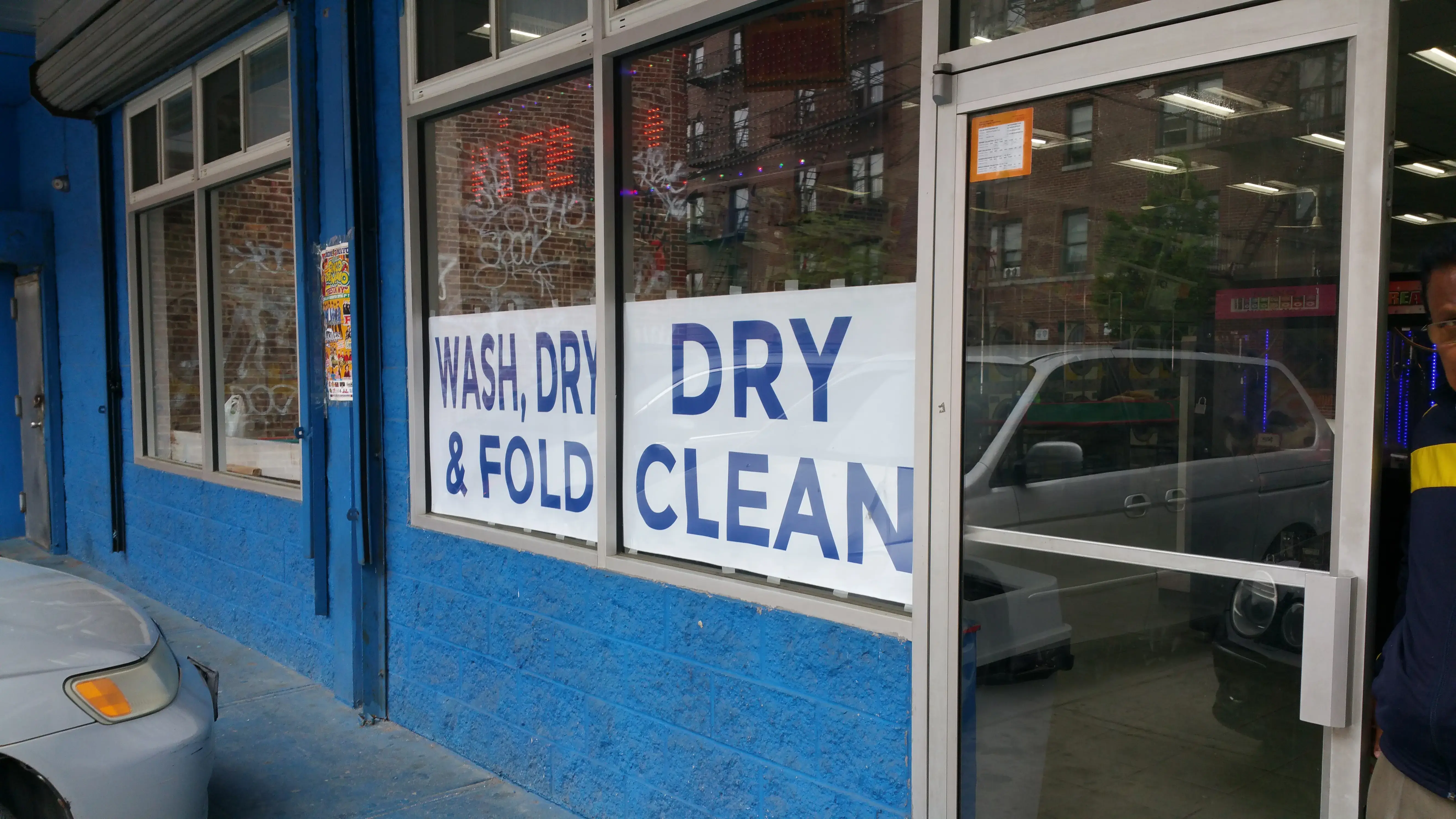 BEACH LAUNDRY WORLD - Image 9