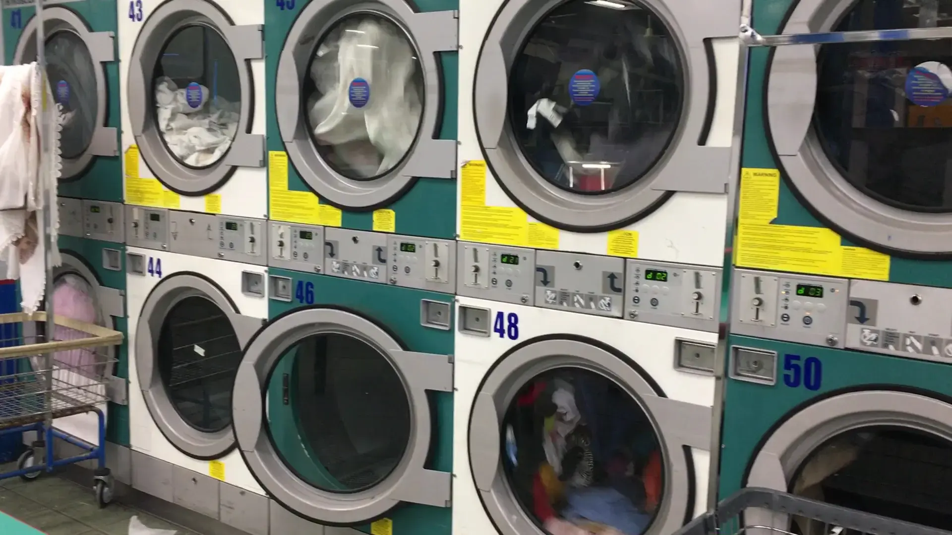 BEACH LAUNDRY WORLD thumbnail 2