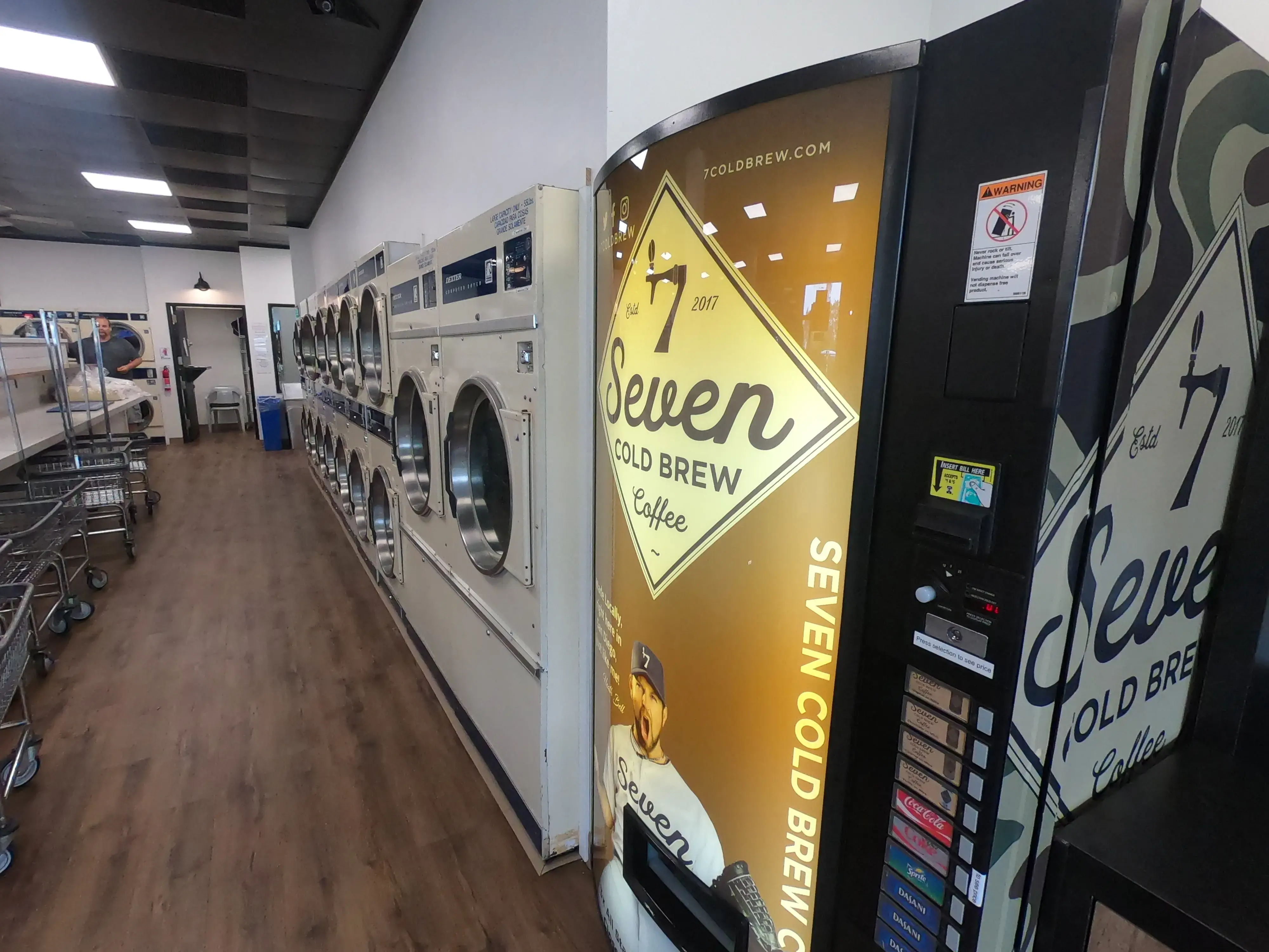 Beachside Del Mar Laundromat thumbnail 6