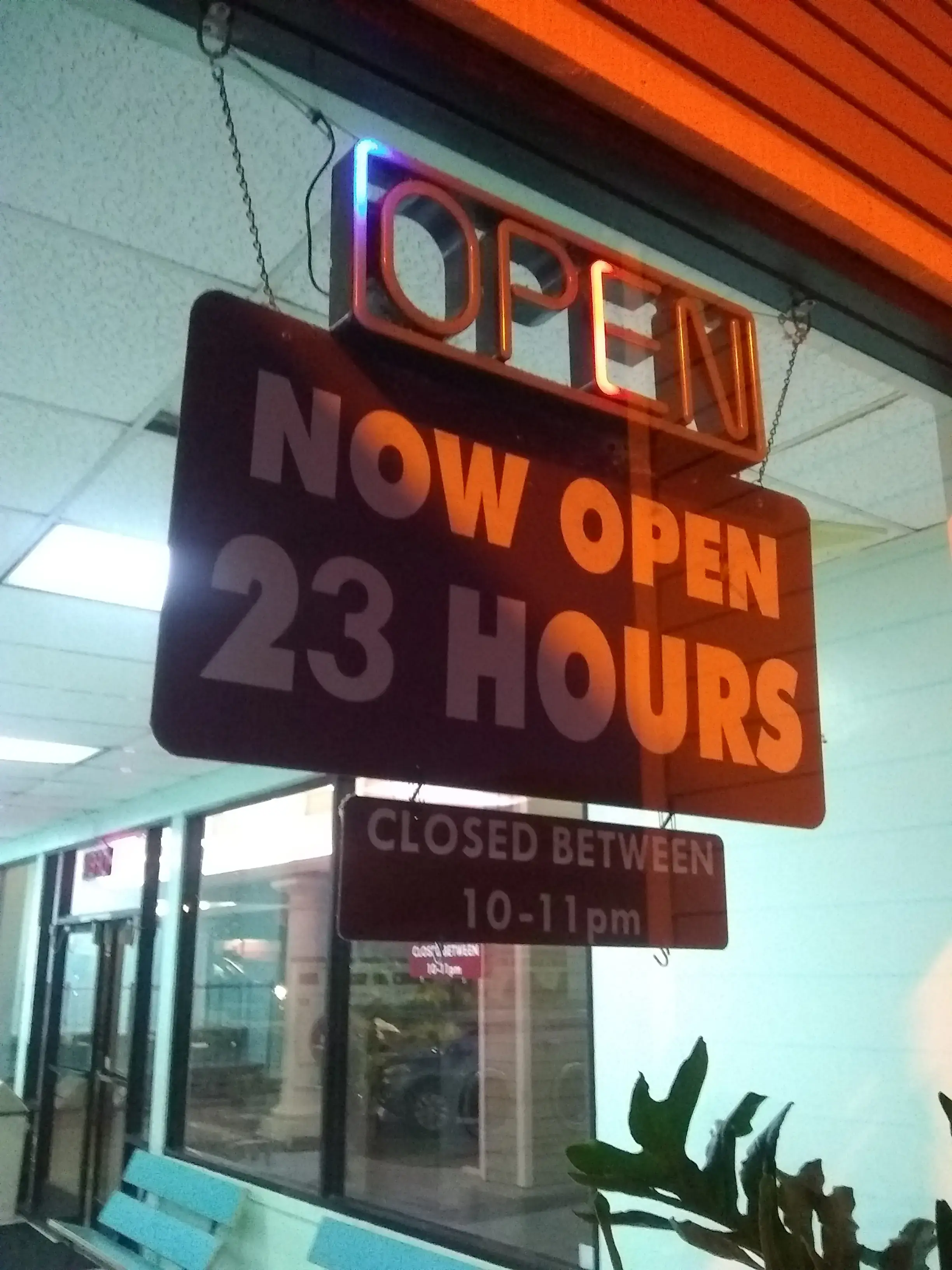 Beachside Del Mar Laundromat - Image 20