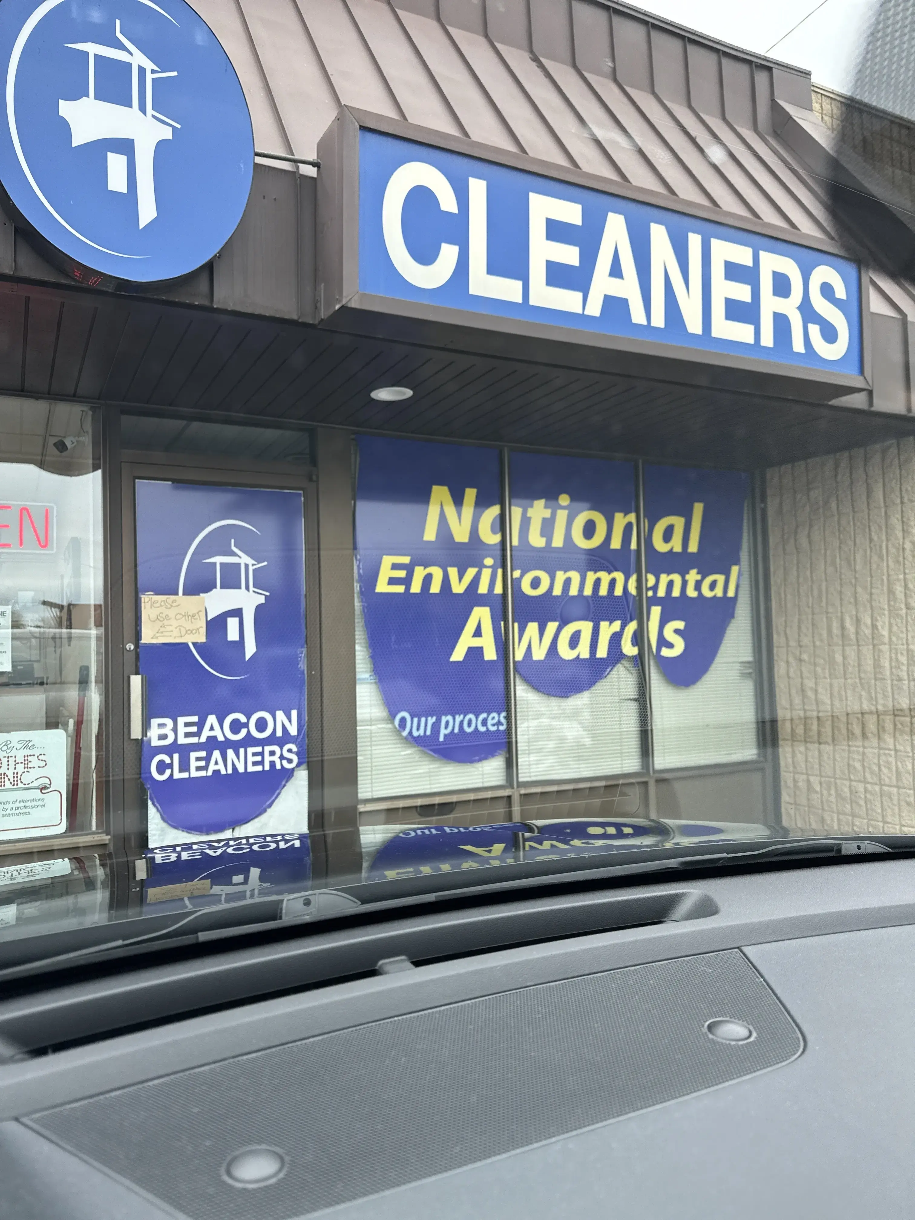Beacon Cleaners thumbnail 4