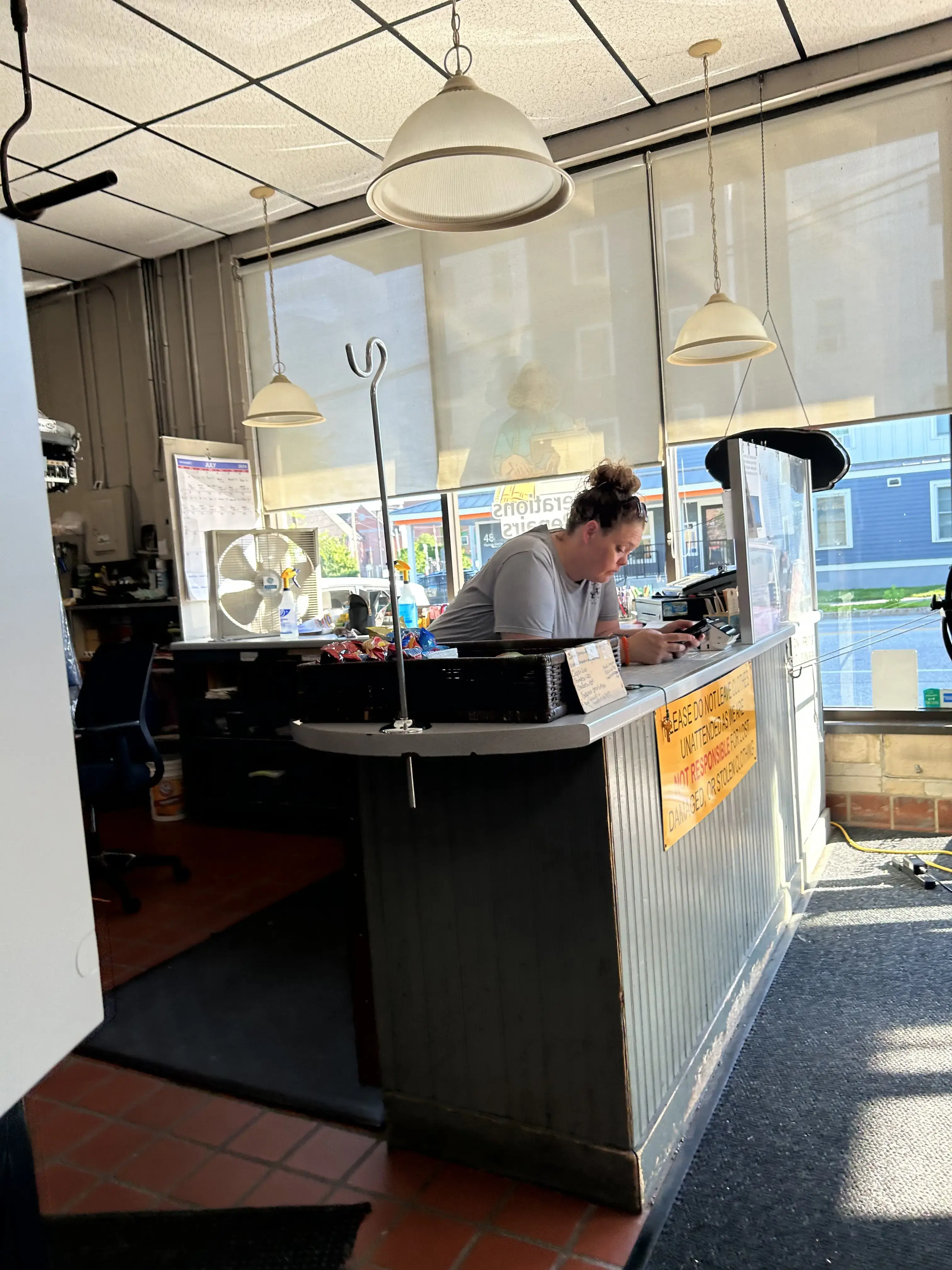 Beal's Cleaners & Laundromat - Image 10