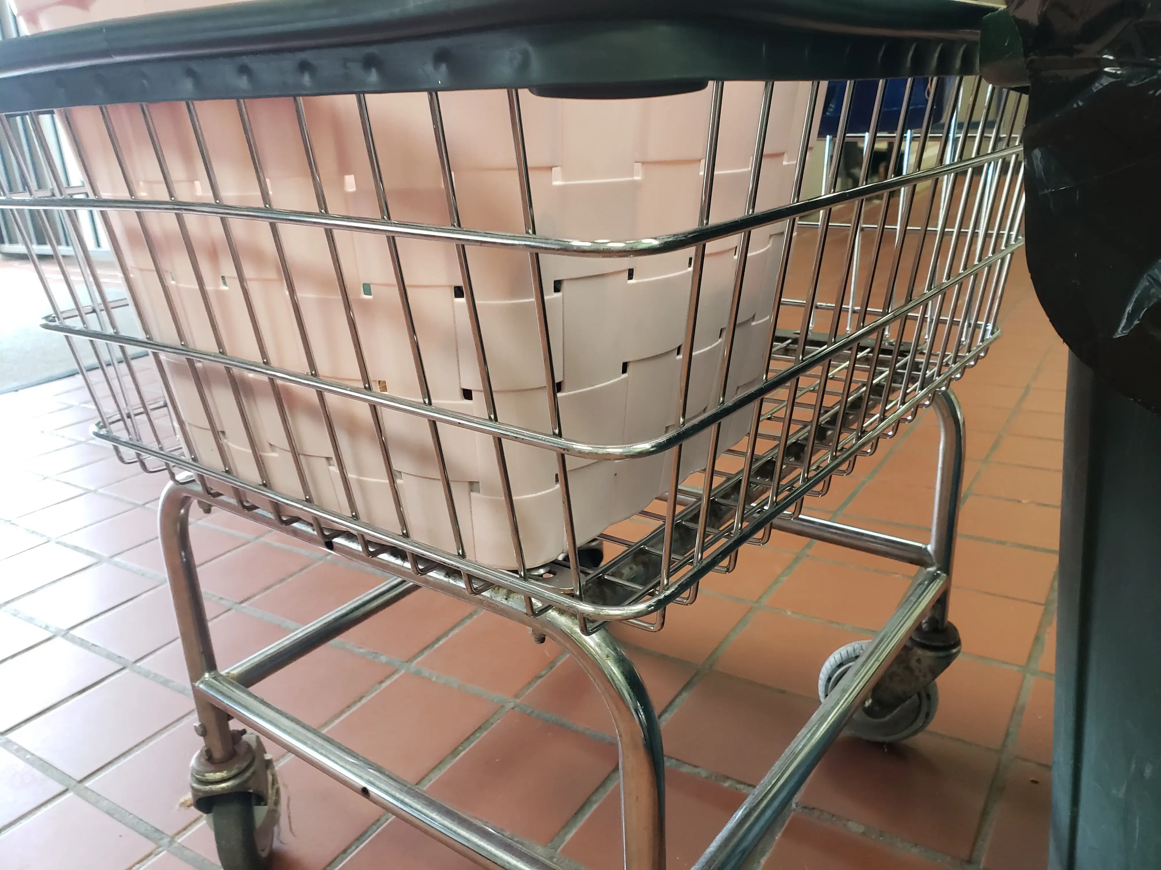 Beal's Cleaners & Laundromat - Image 15