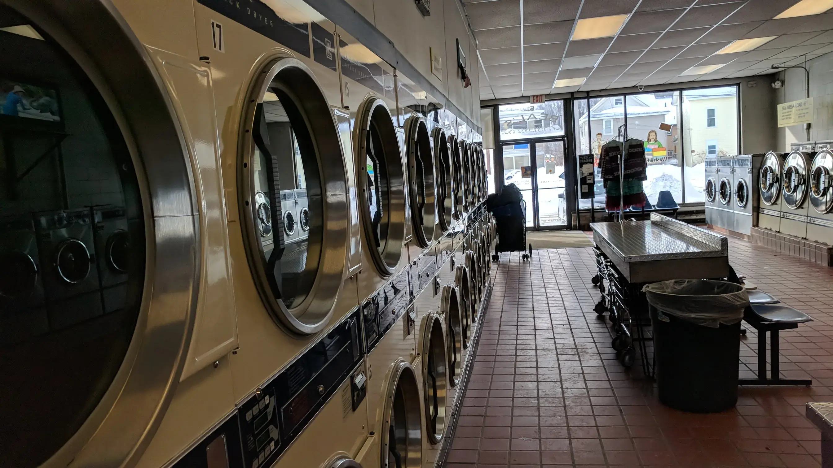 Beal's Cleaners & Laundromat thumbnail 6