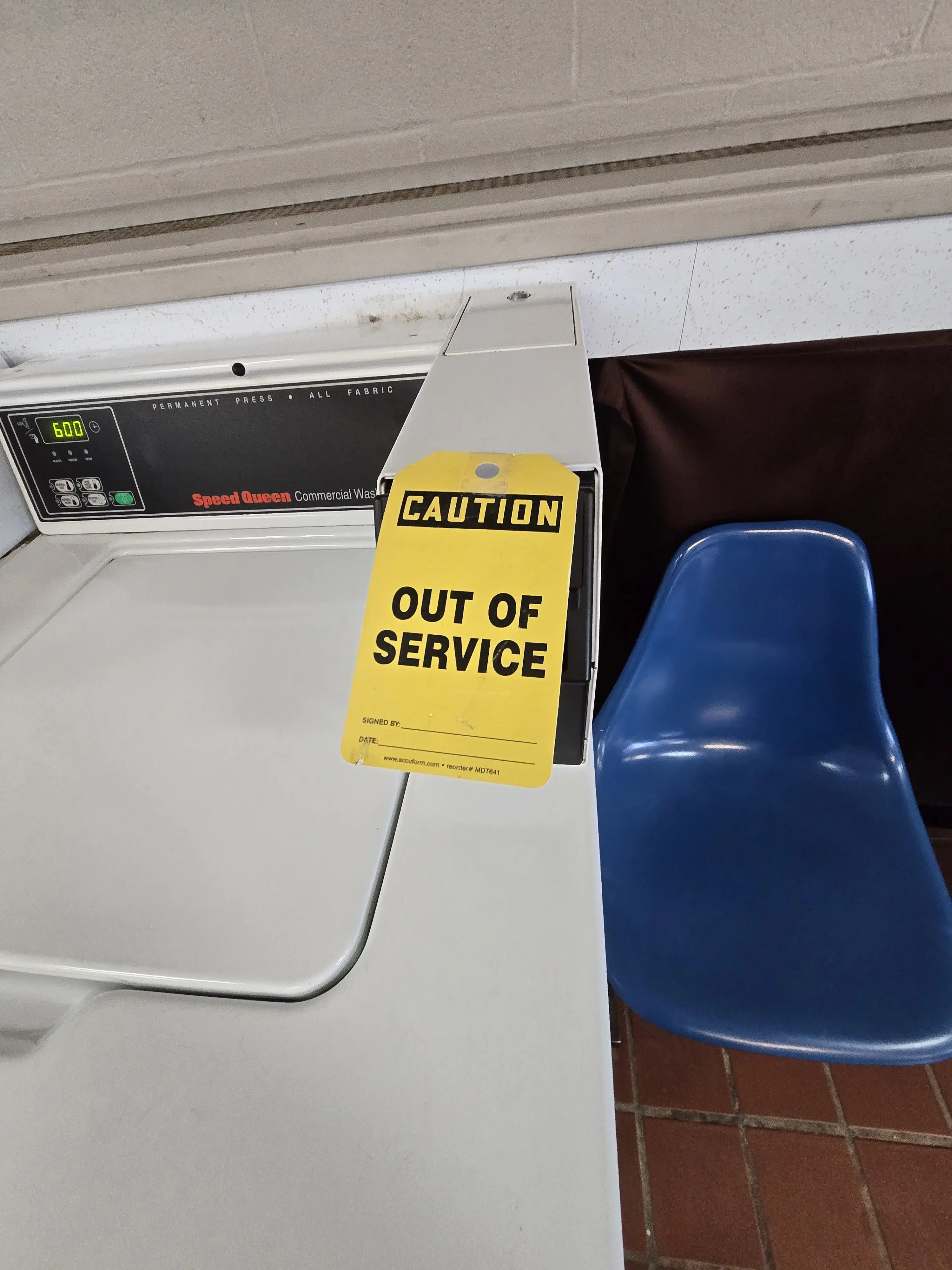 Beal's Cleaners & Laundromat thumbnail 8