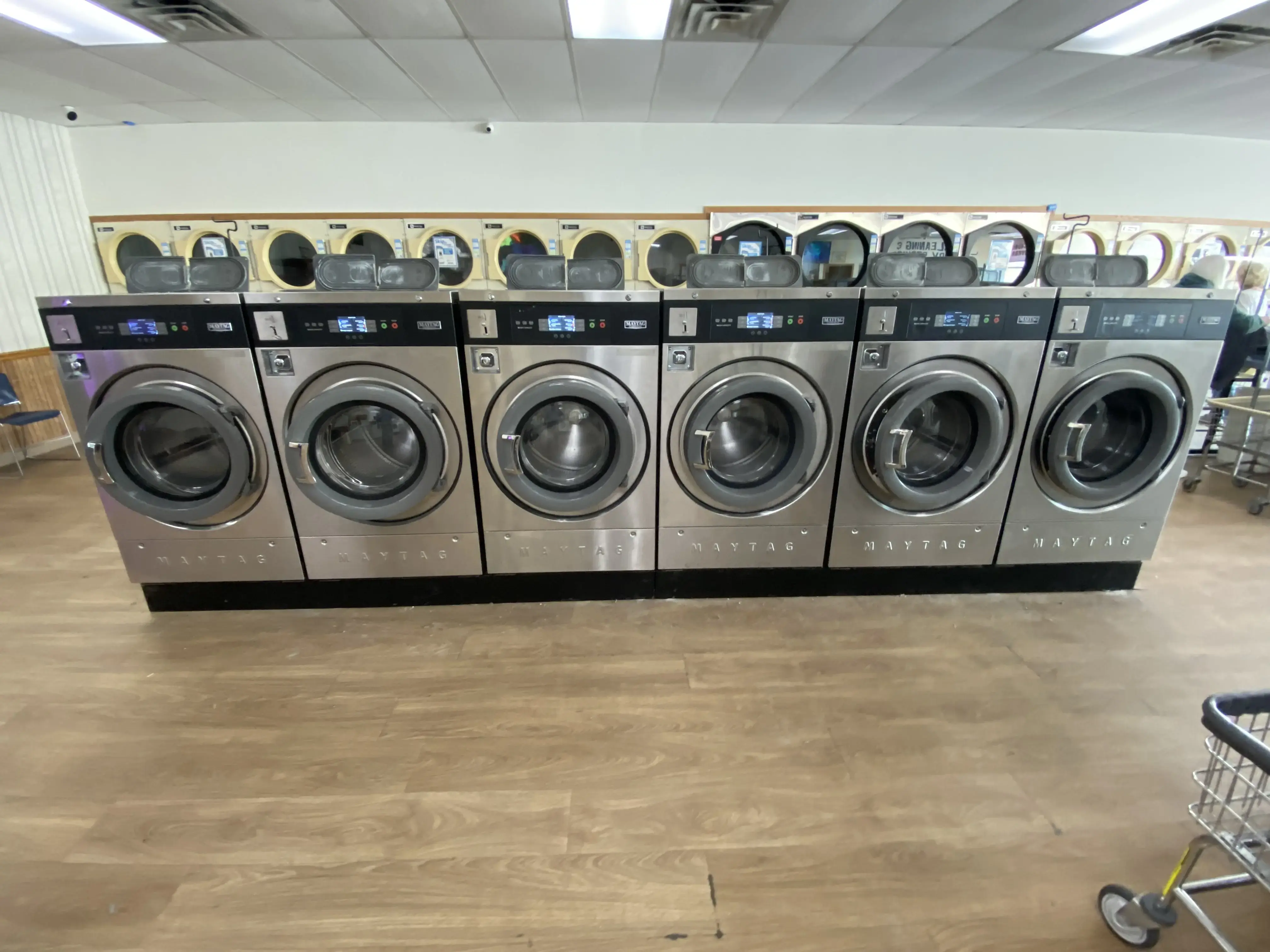 Beaver Dam Laundry Connection at Park Ave - Image 20