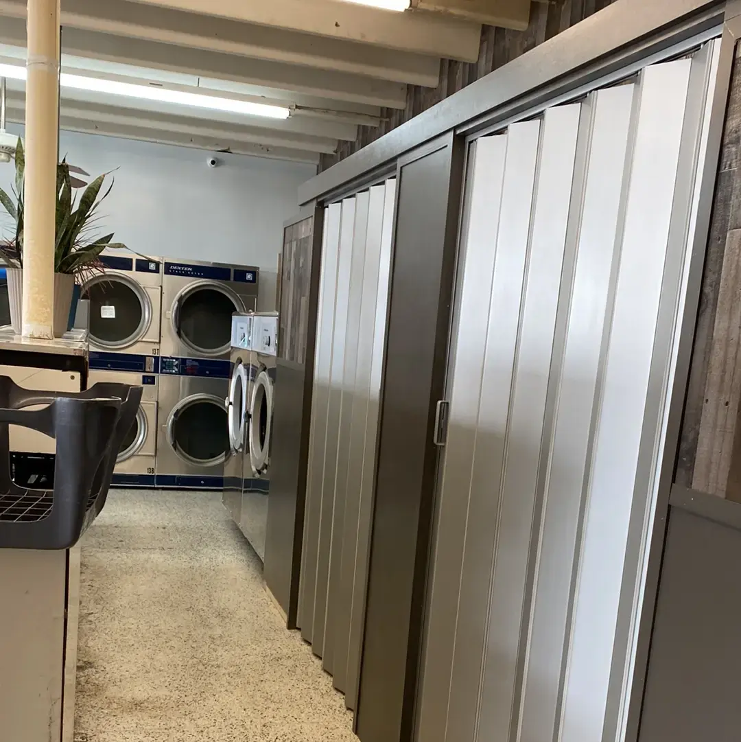 Becca's Wash House - Image 6