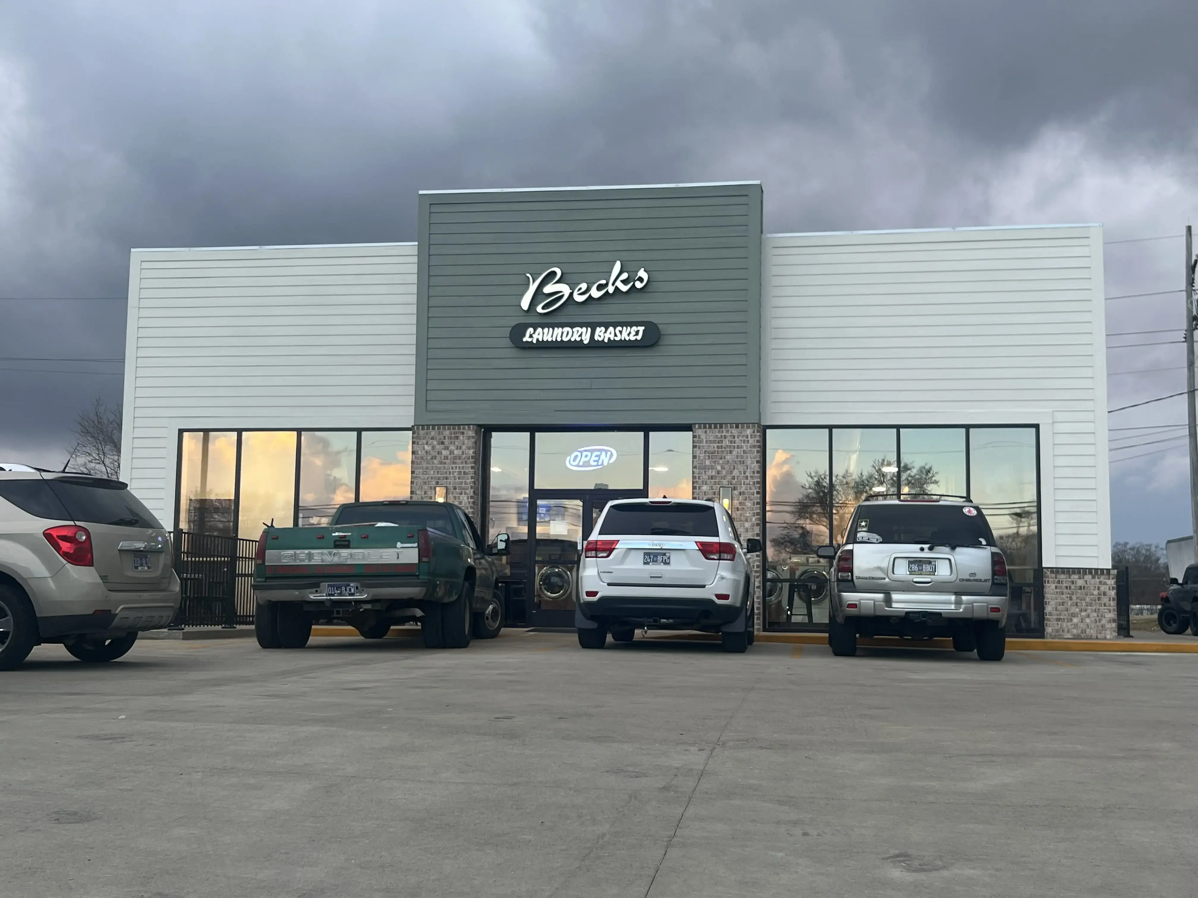 Becks laundry basket - Image 19