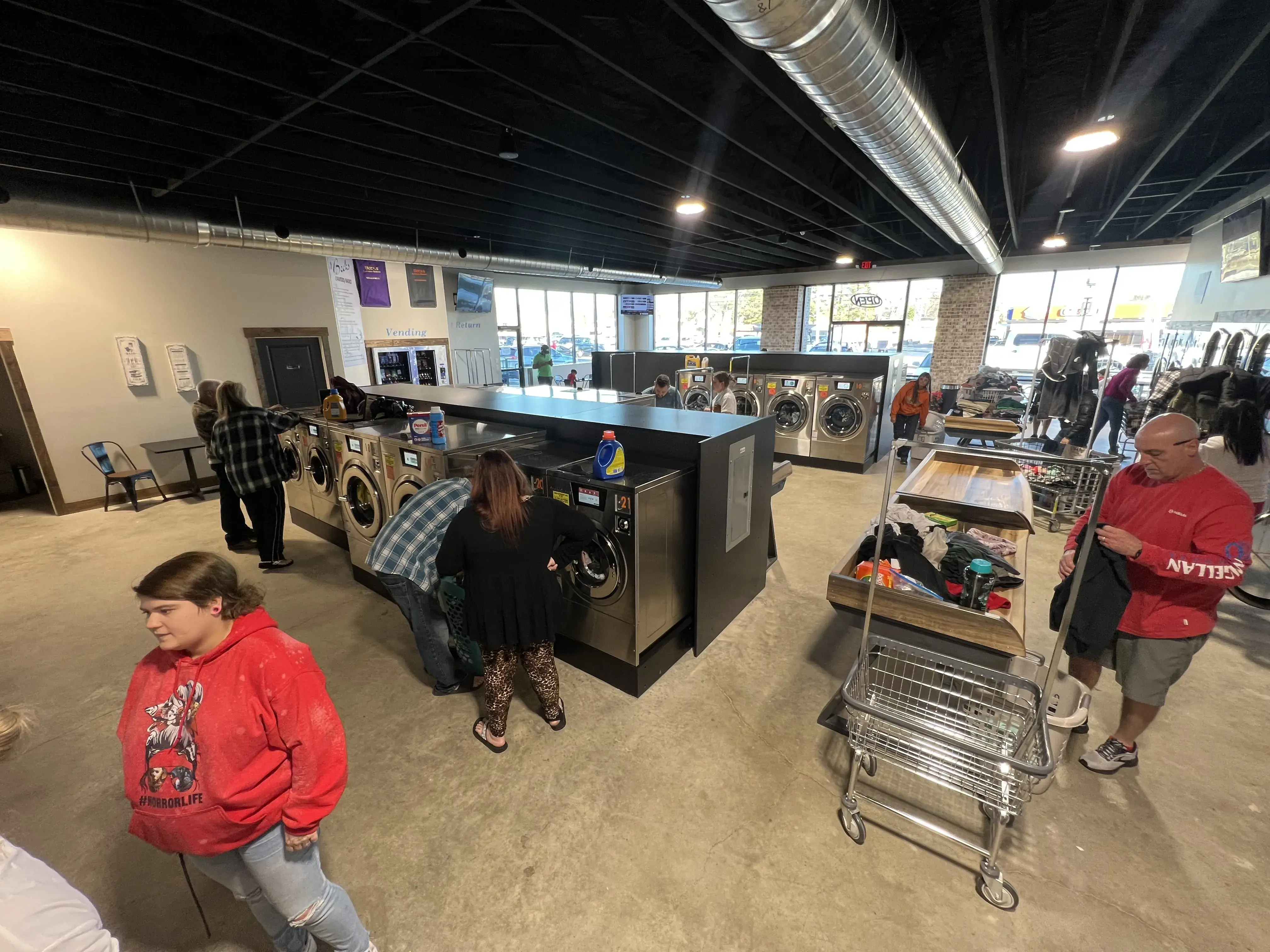 Becks laundry basket - Image 17