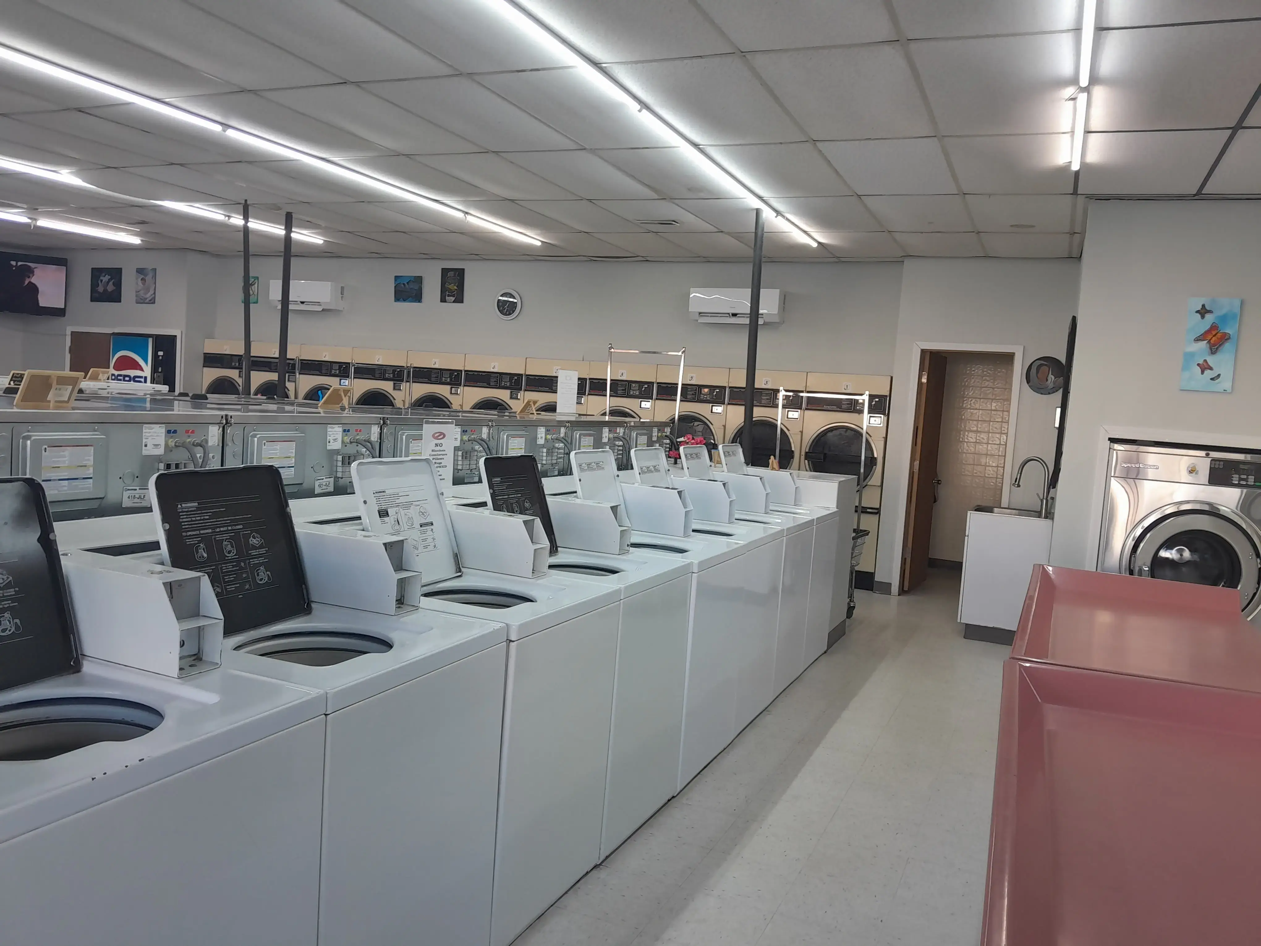 Bee Klean Laundromat LLC - Image 9