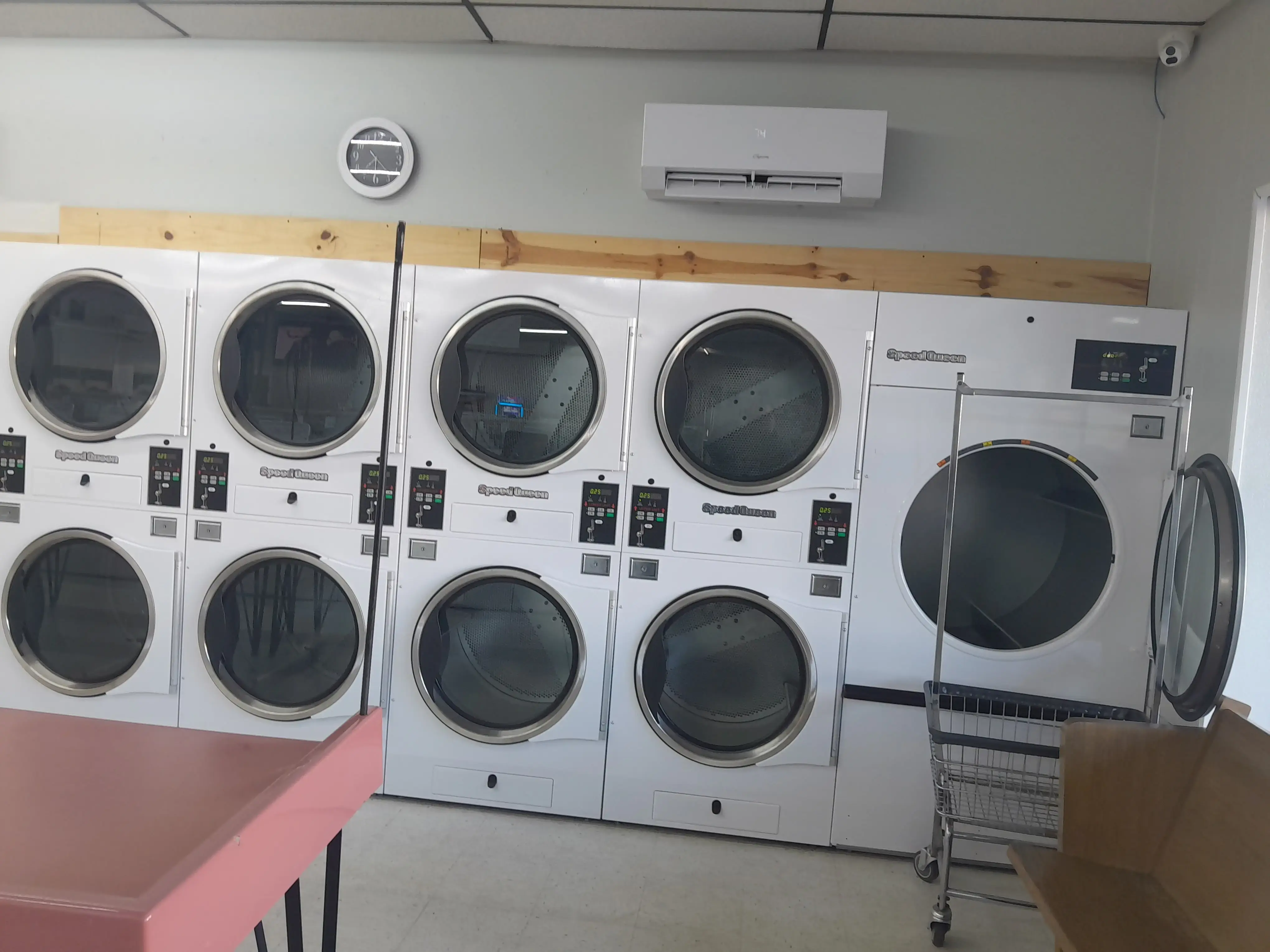 Bee Klean Laundromat LLC location