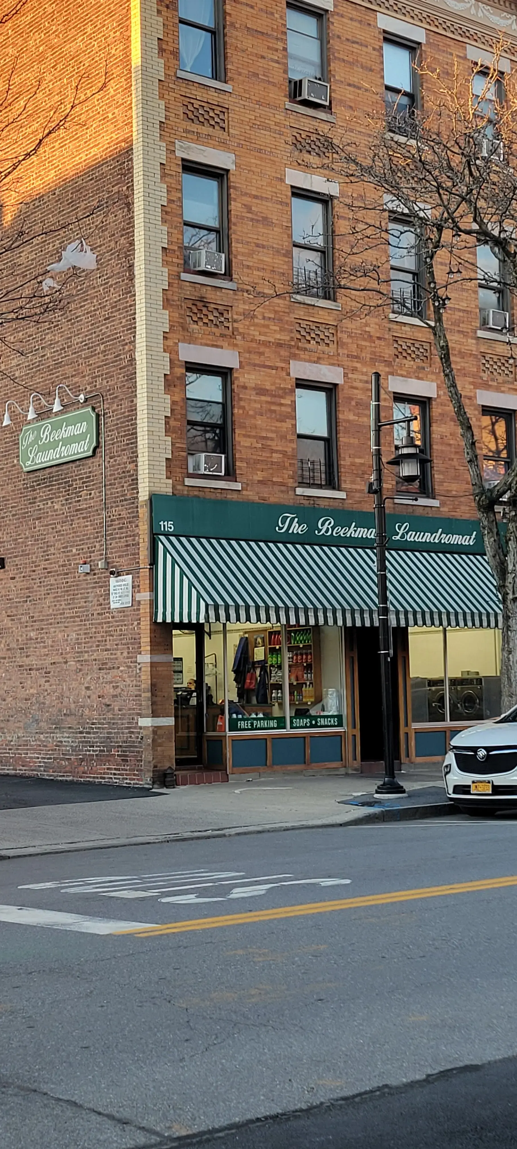 Beekman Laundromat thumbnail 12