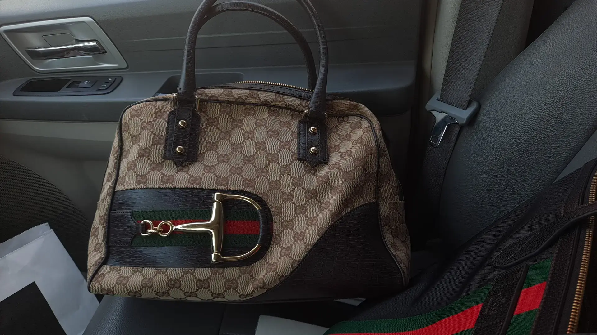 Belding Cleaners thumbnail 5