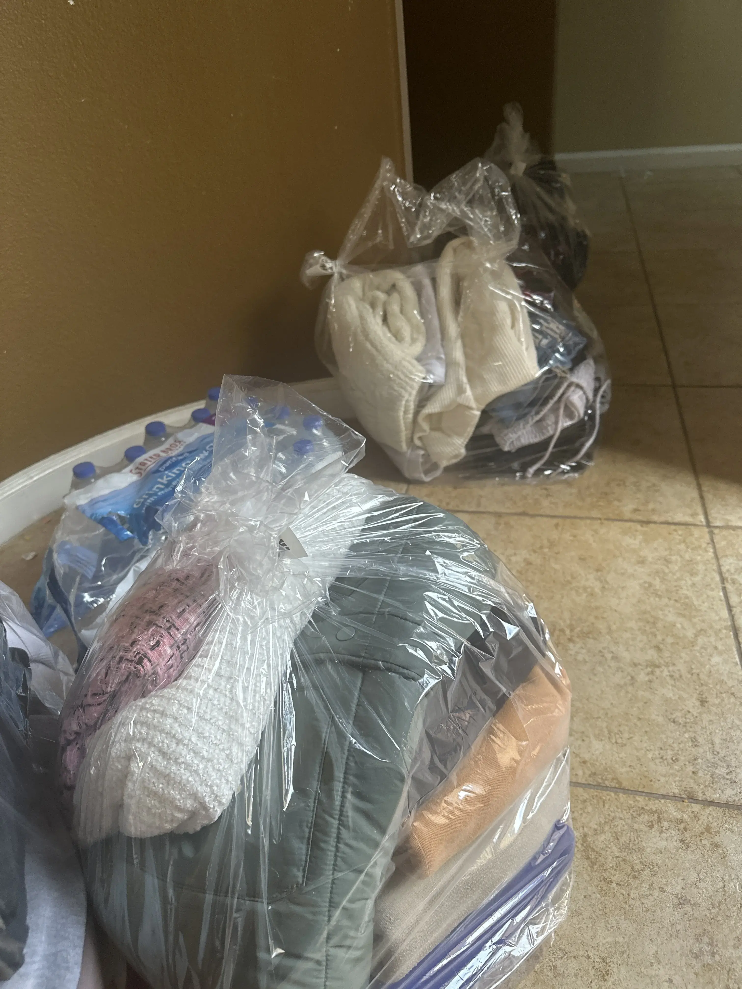 Bella's Dry Cleaners thumbnail 11