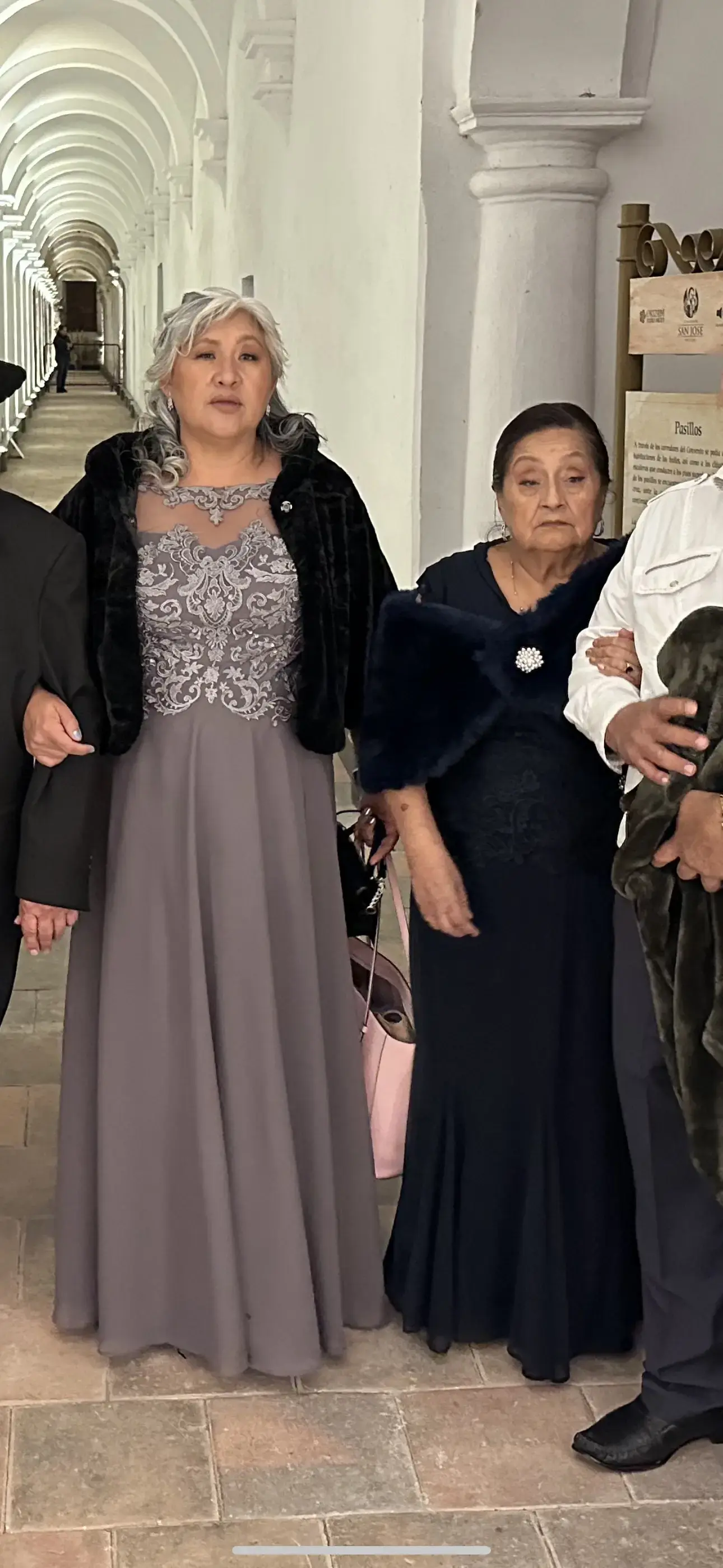 Bella's Dry Cleaners - Image 12