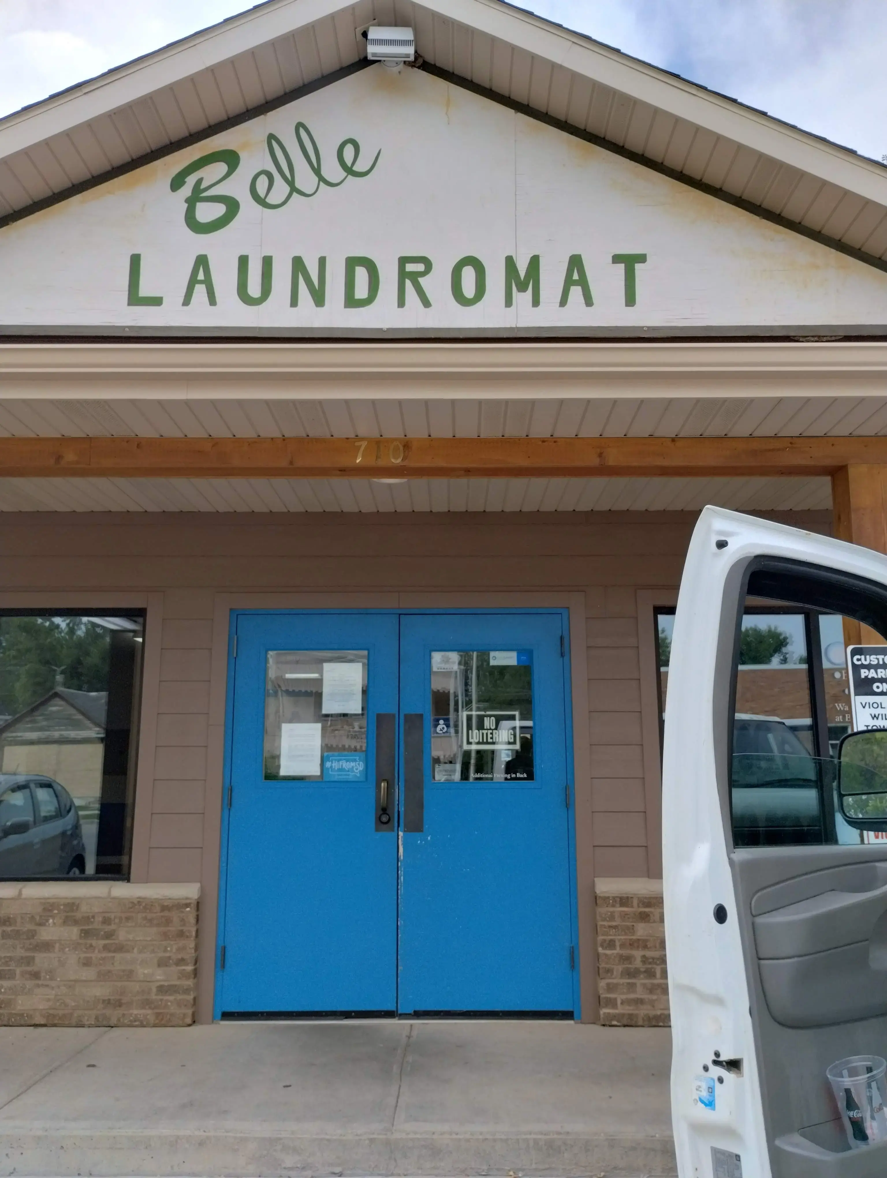 Belle Laundromat thumbnail 3