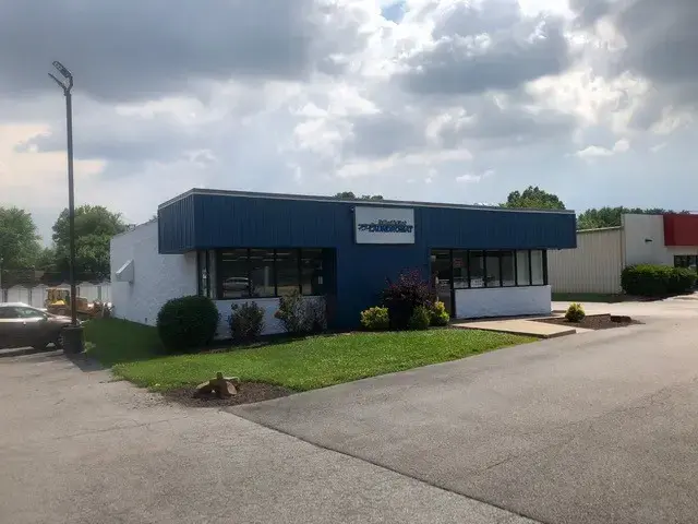 Belleville East Laundromat thumbnail 12