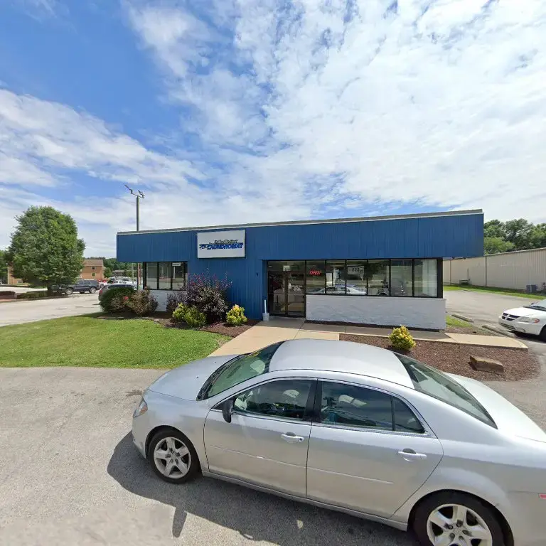 Belleville East Laundromat - Image 14