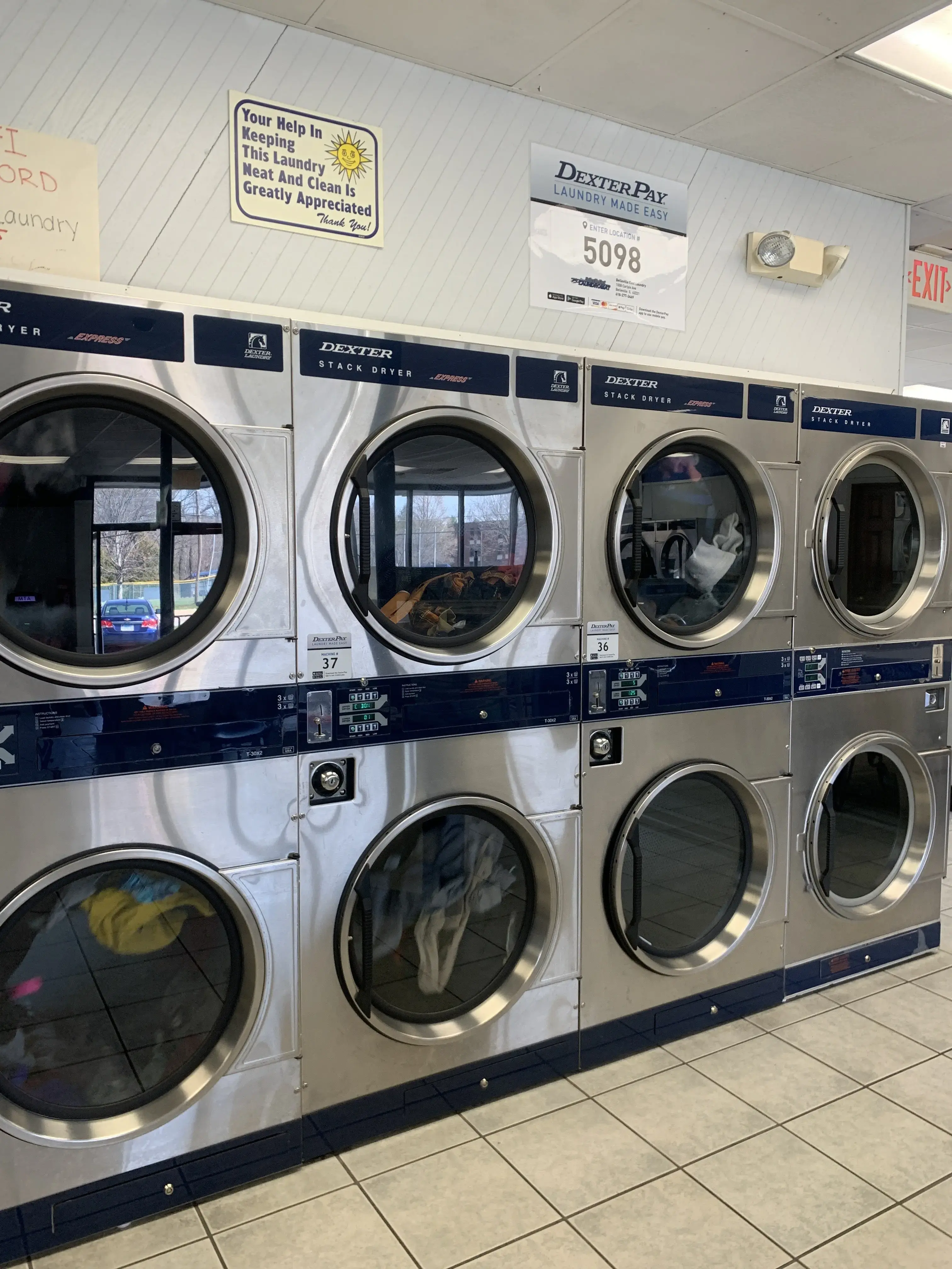 Belleville East Laundromat - Image 10
