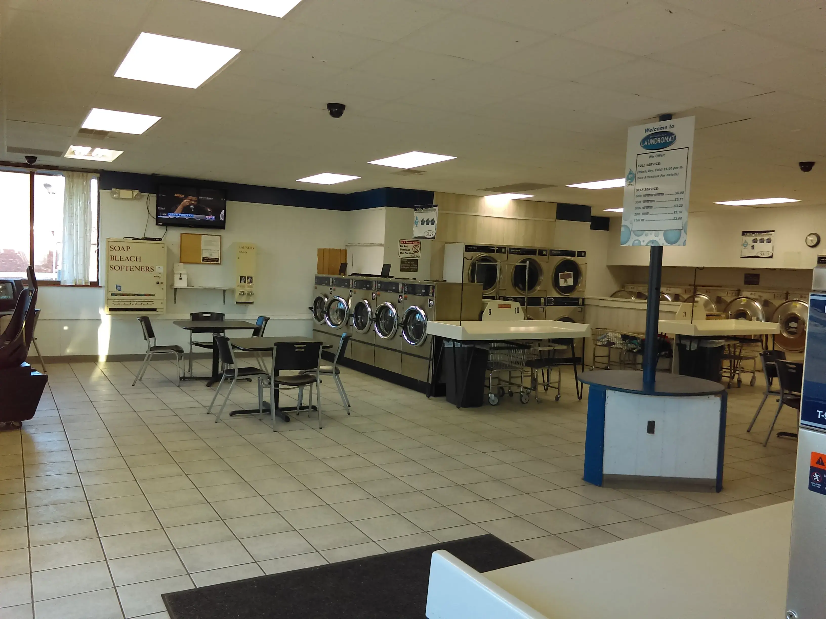 Belleville East Laundromat thumbnail 4