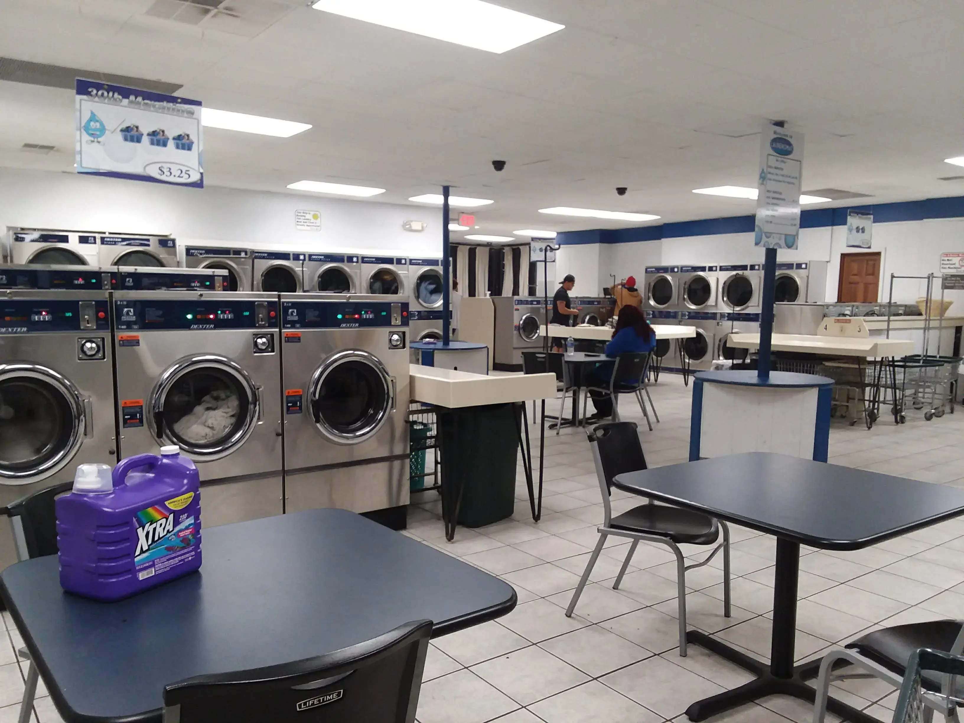 Belleville East Laundromat - Image 3